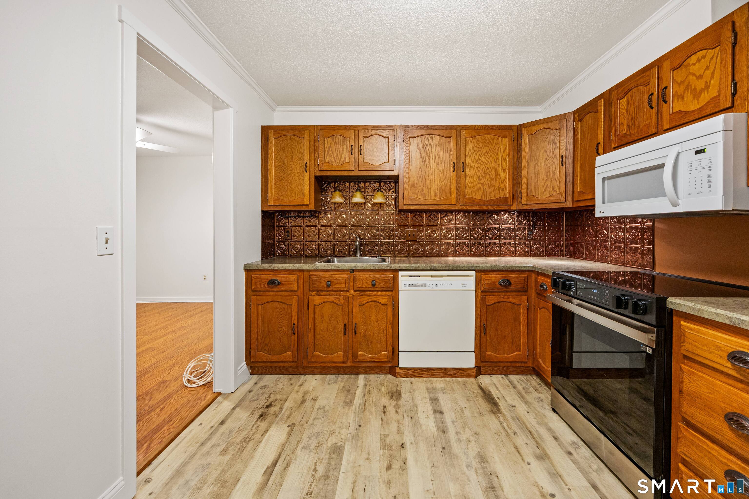 1 Hickory Hill Unit #1 photo 11
