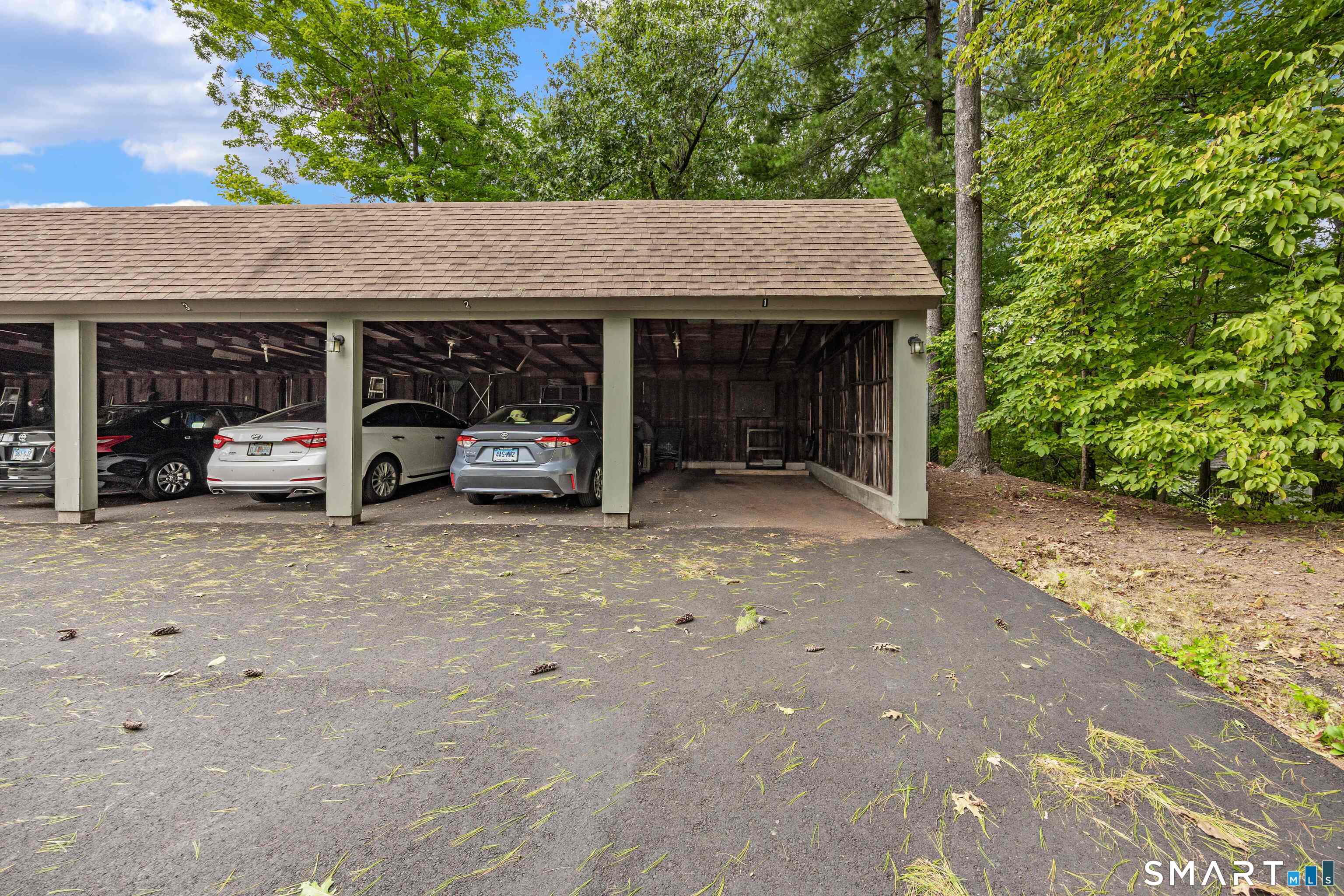 1 Hickory Hill Unit #1 photo 30