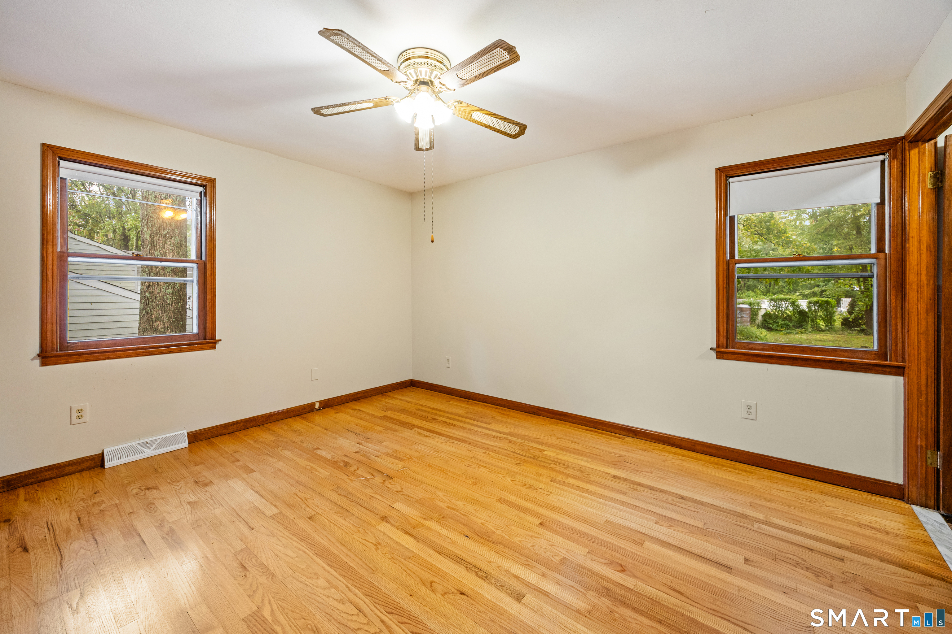 1140 Shepard Avenue photo 13