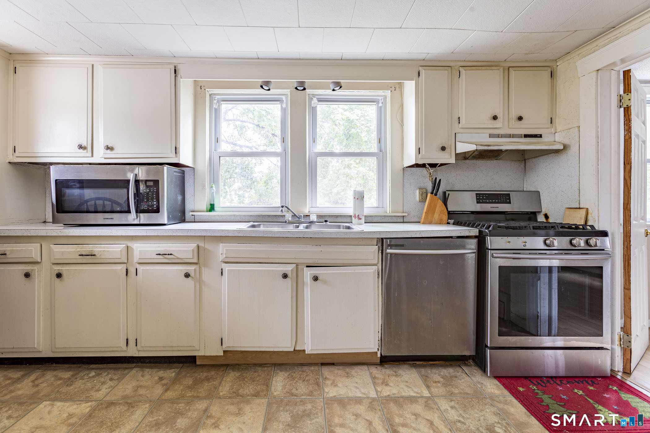 38 Happy Street, Norwich, CT 06360