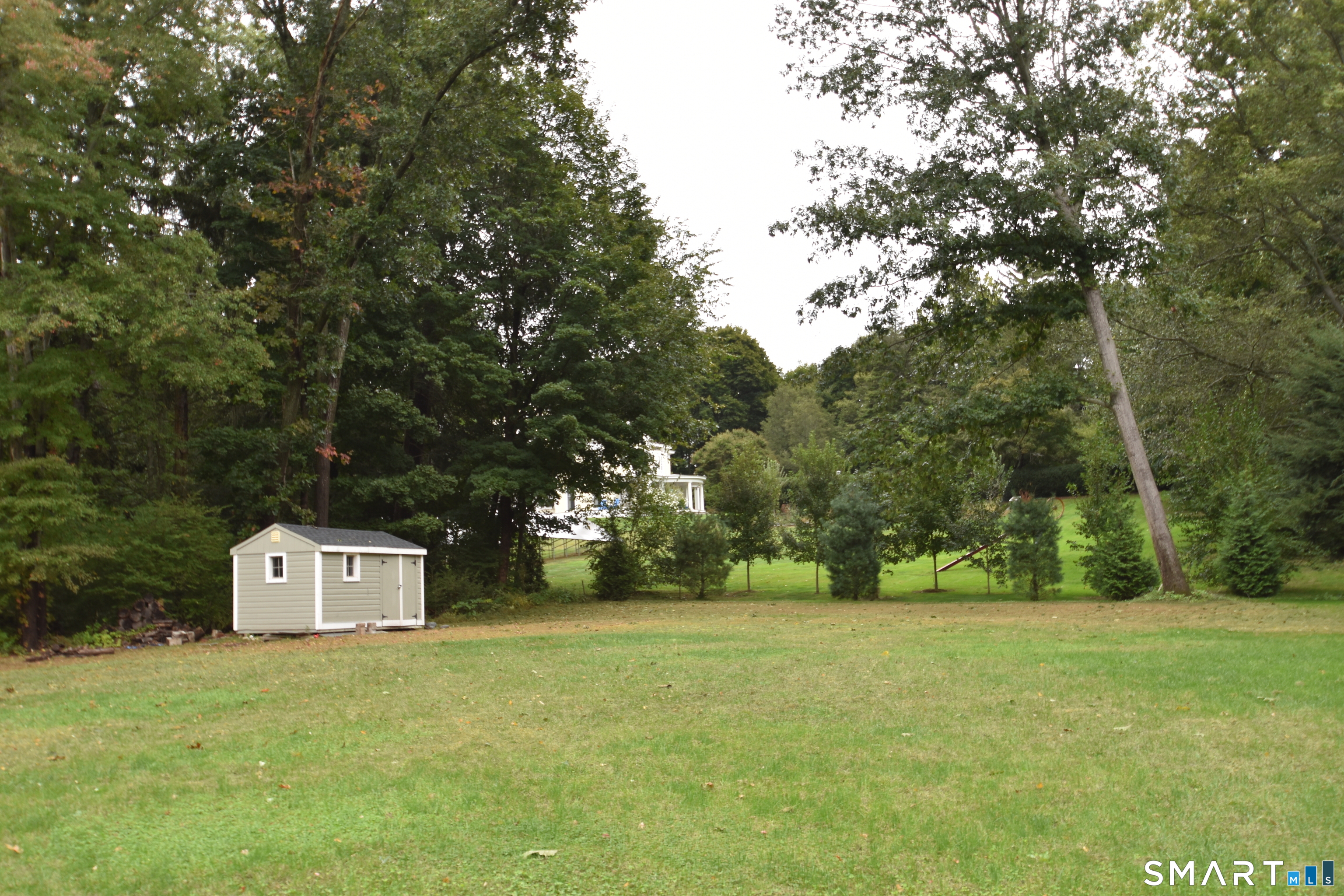 62 Buttonball Lane photo 13