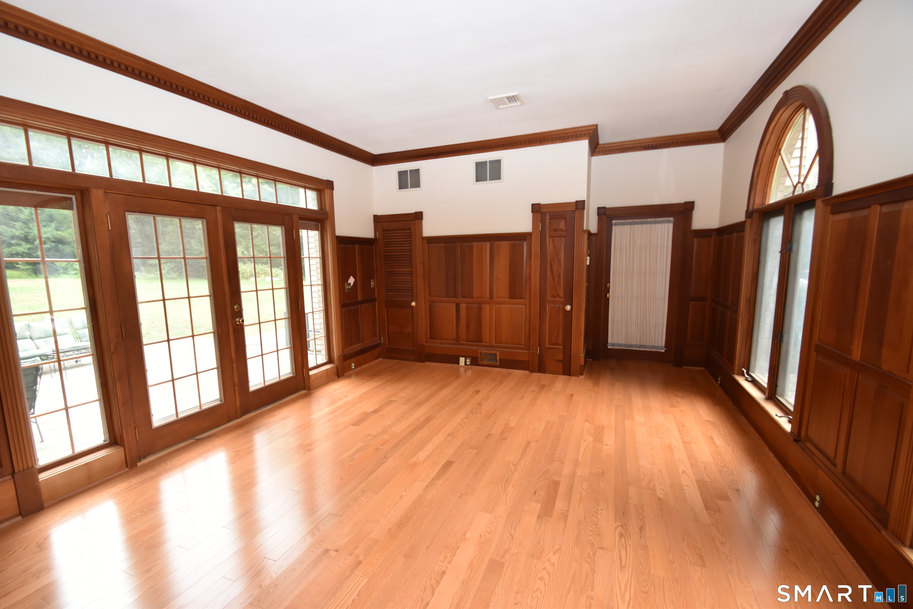 62 Buttonball Lane photo 24