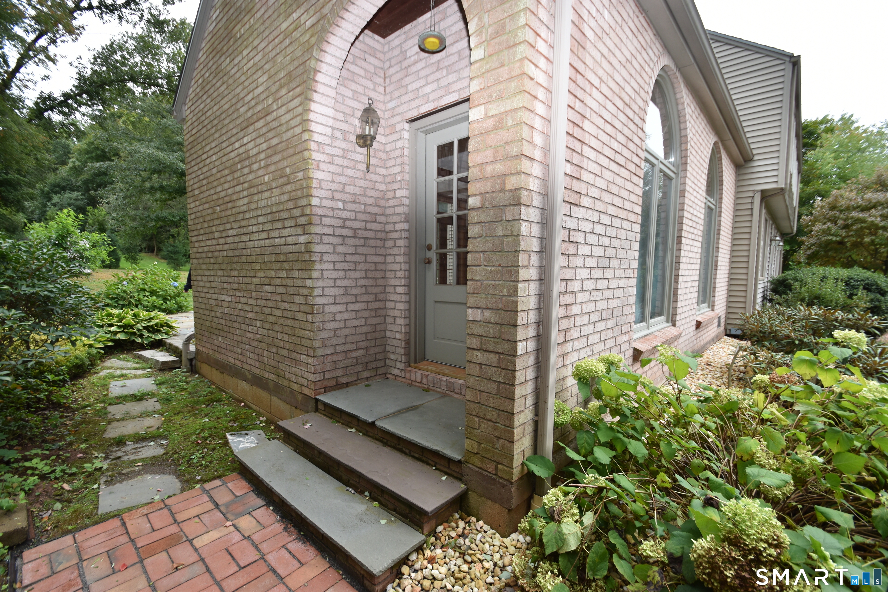 62 Buttonball Lane photo 17