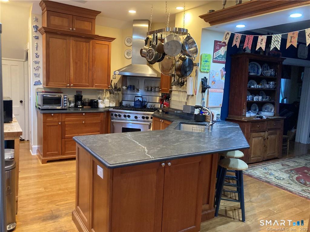 126 East Avenue photo 6