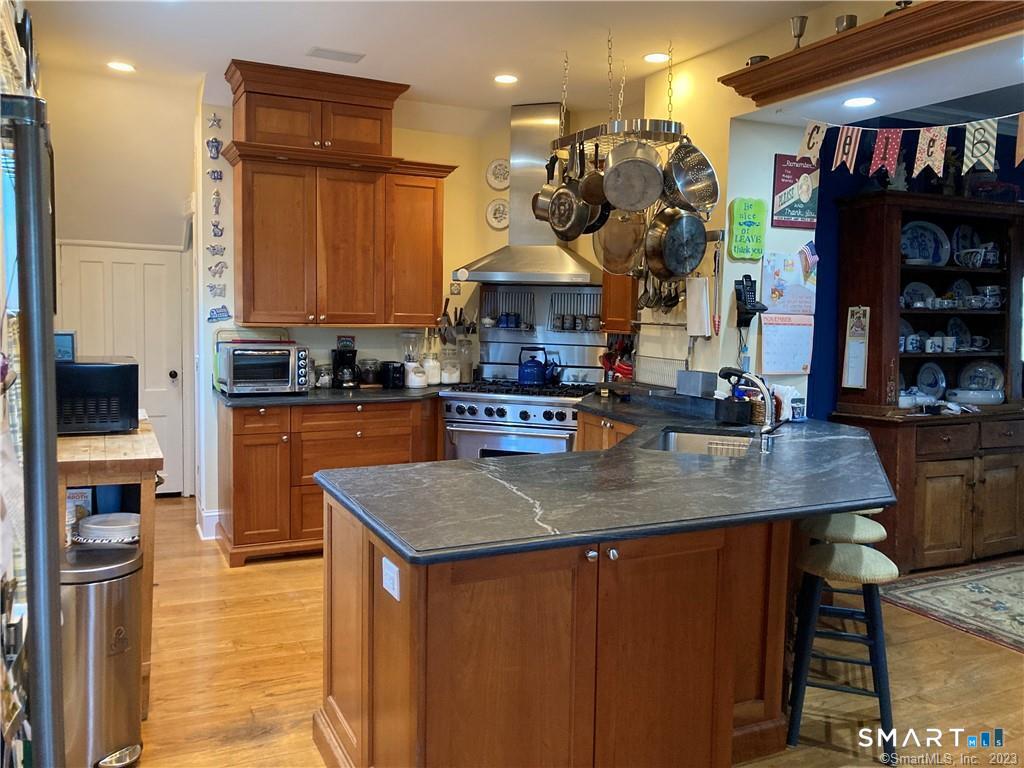 126 East Avenue photo 7