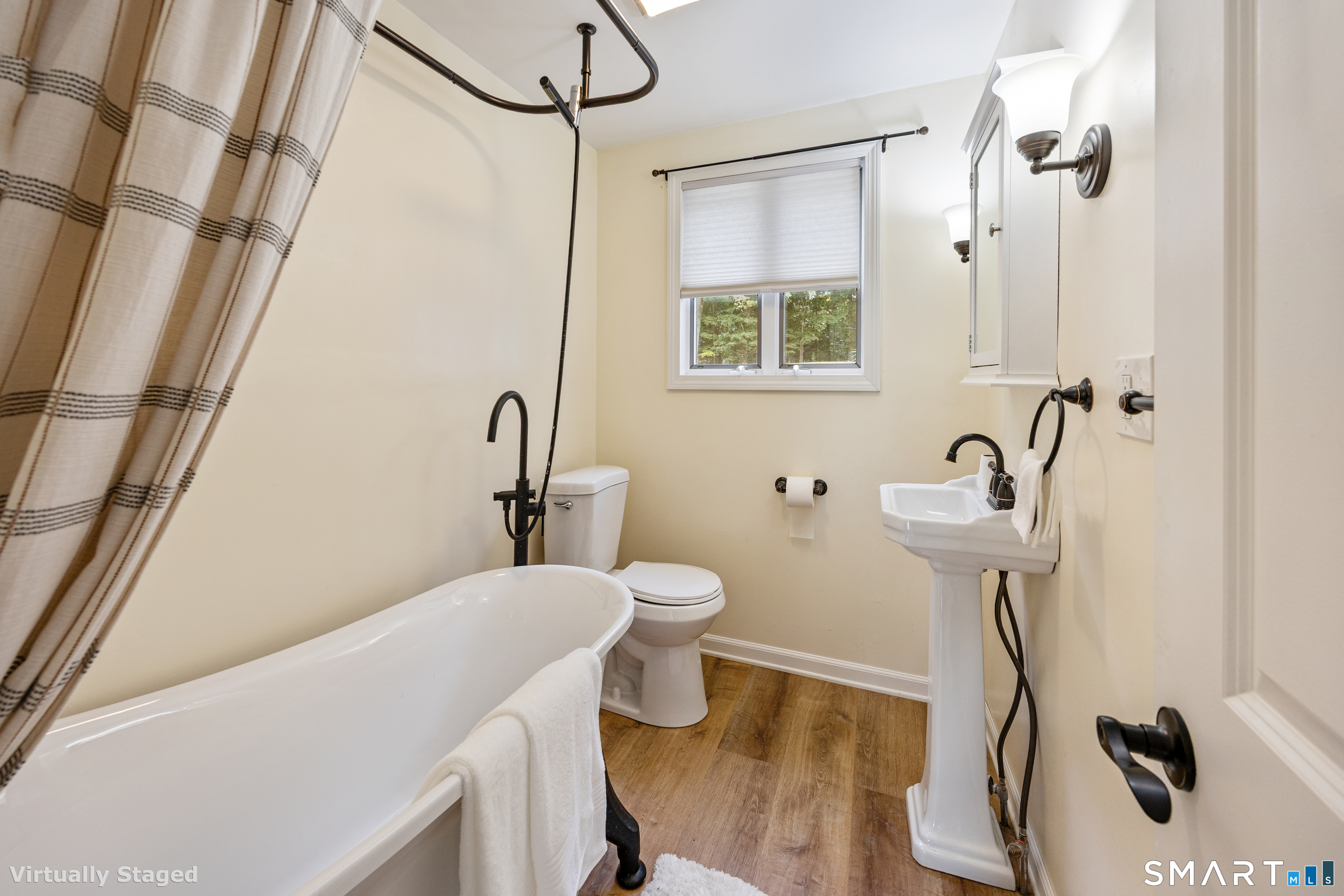 20 Hydelor Avenue photo 14