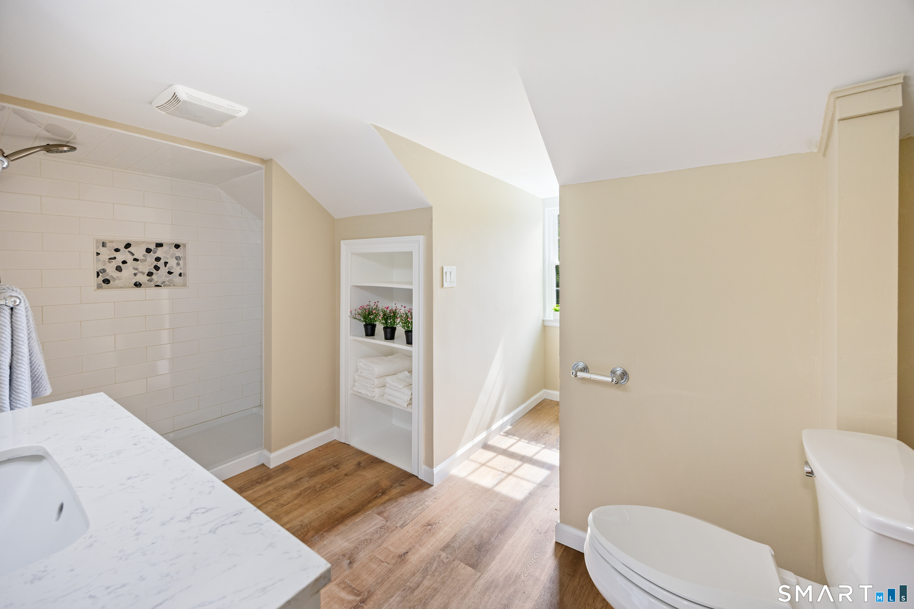 20 Hydelor Avenue photo 29