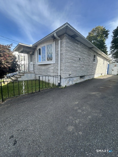 57 Avon Avenue photo 2