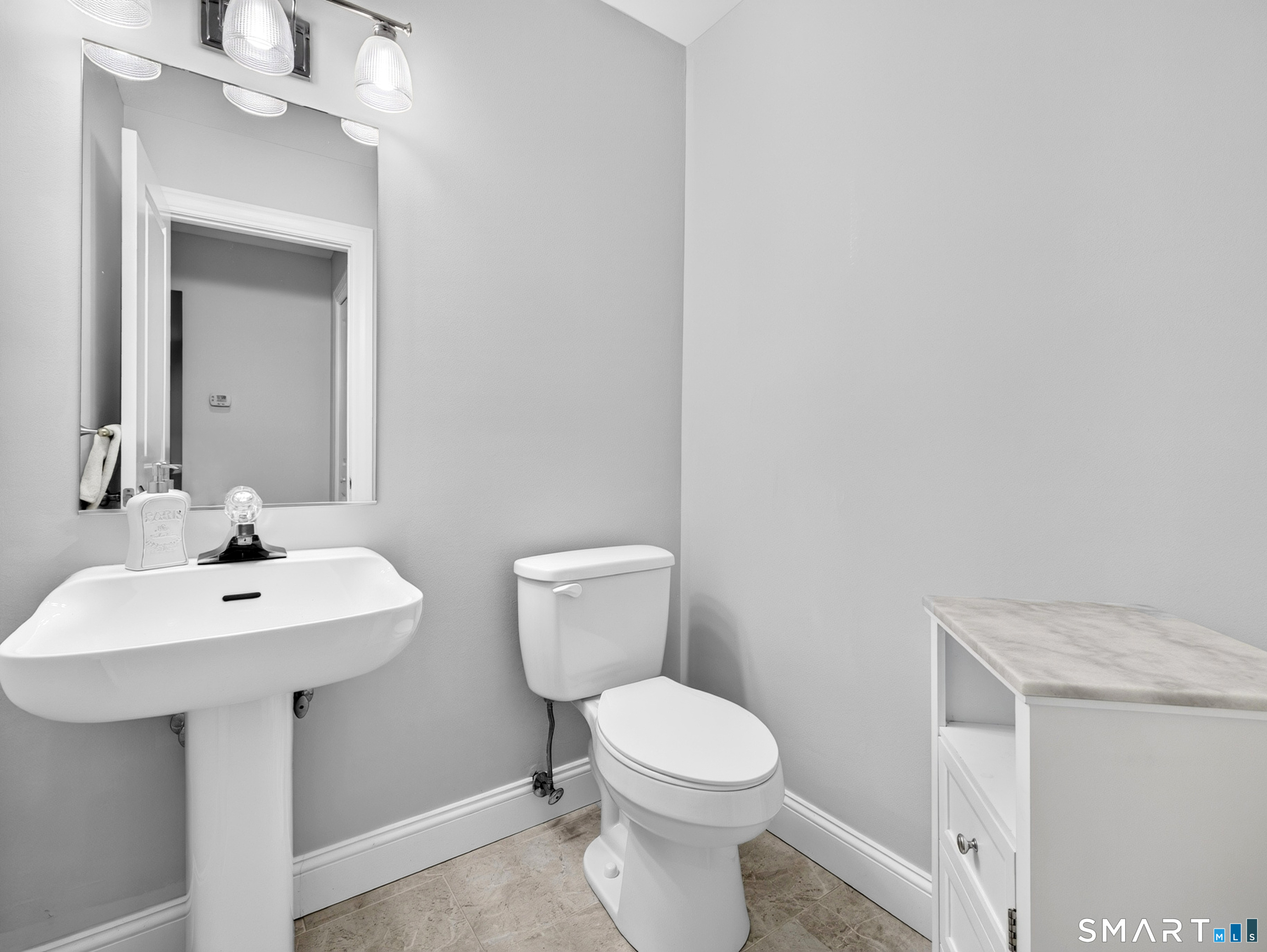 POWDER ROOM ON MAIN LEVEL