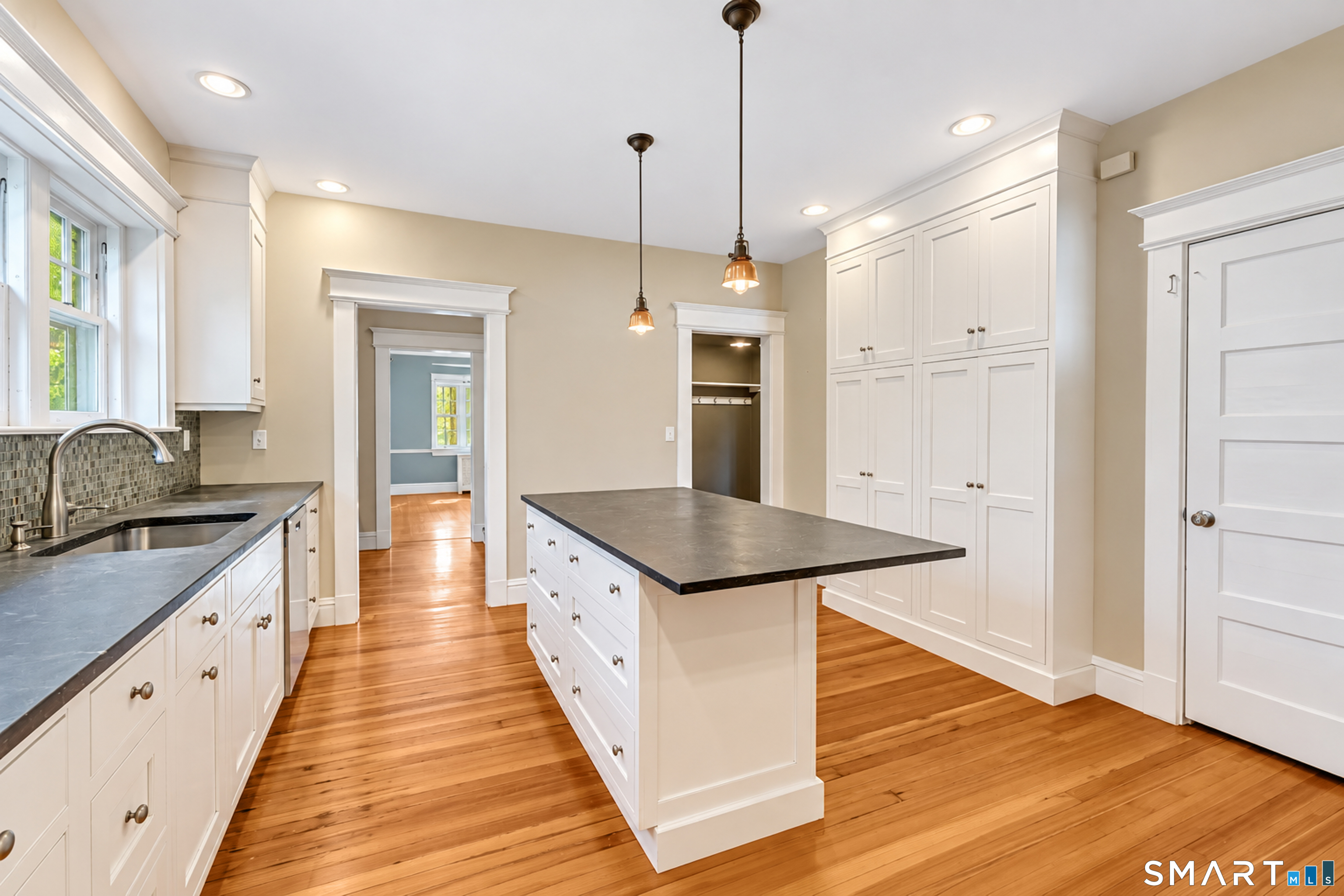 352 McKinley Avenue photo 13