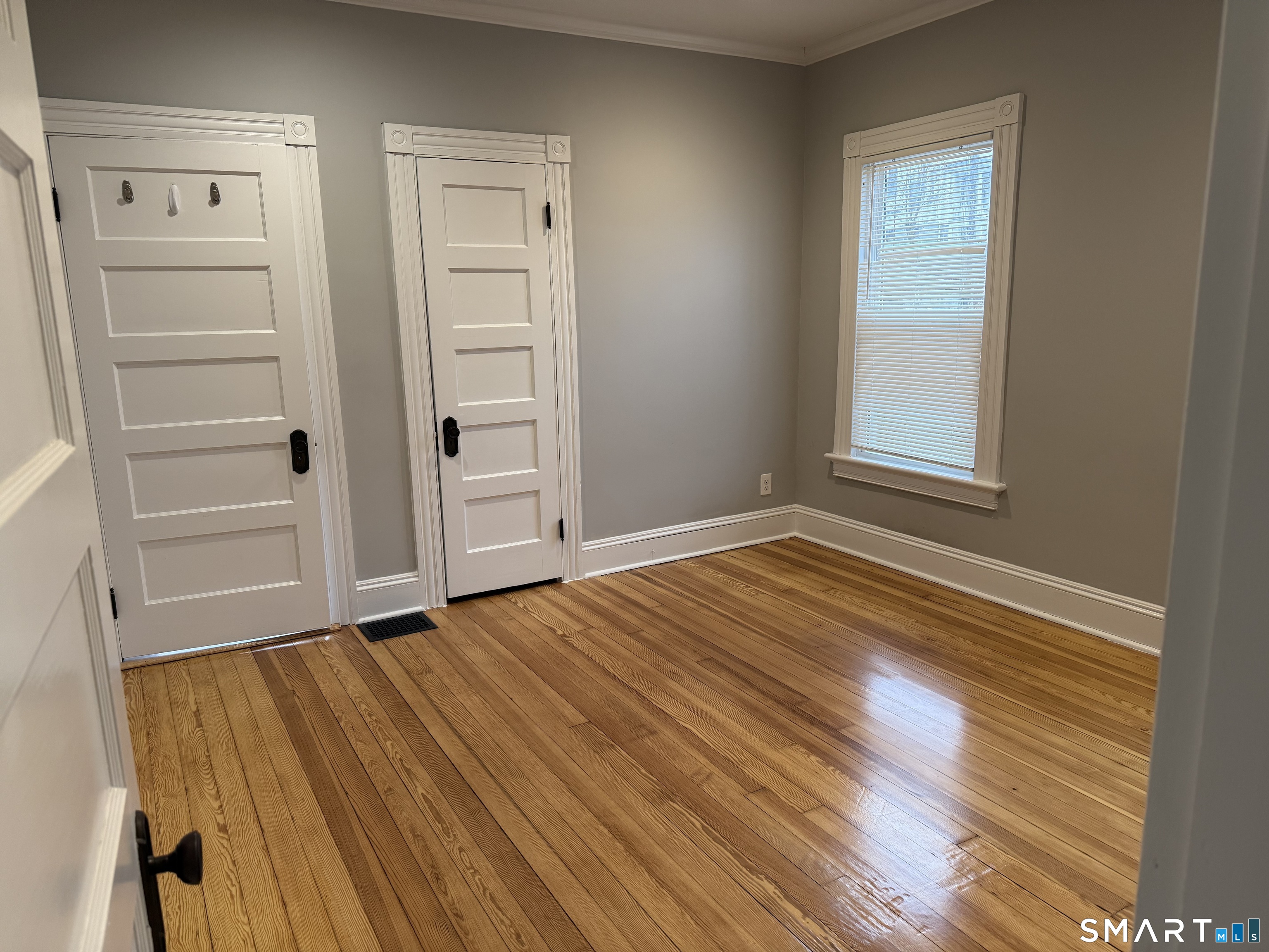 321 Olivia Street photo 10