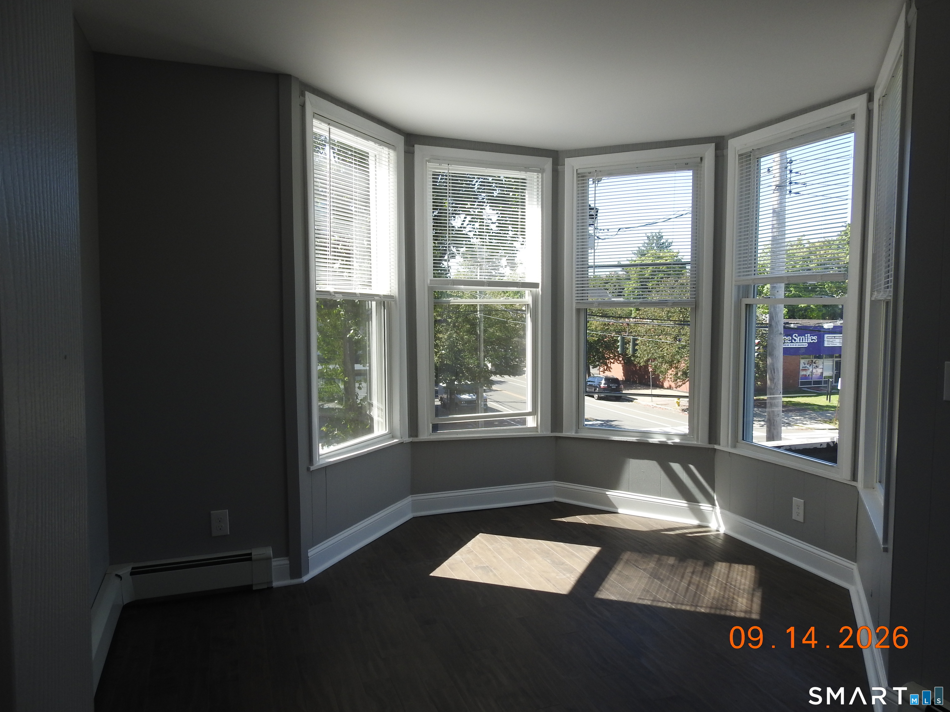 1565 Chapel Street photo 2