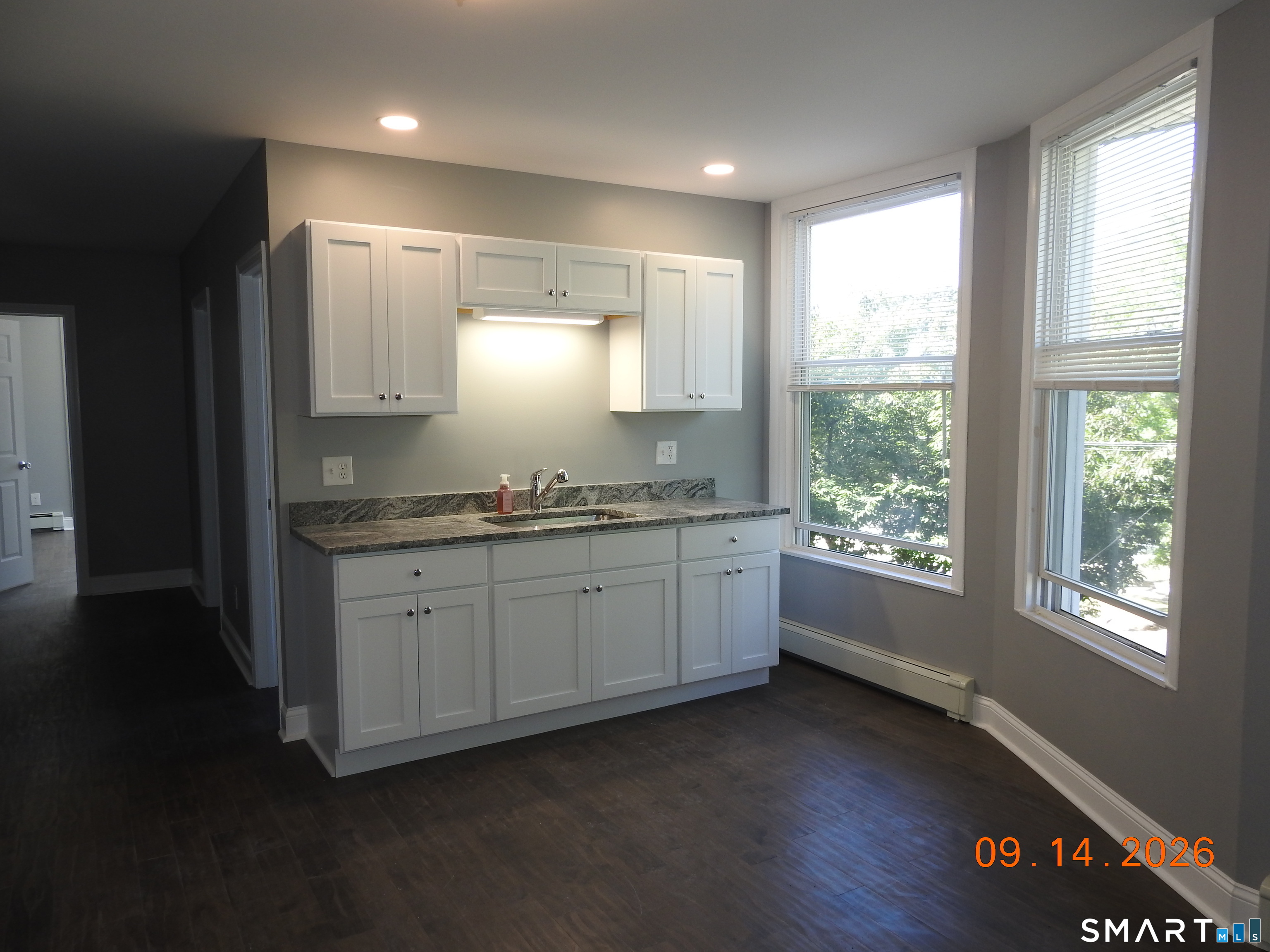1565 Chapel Street photo 16