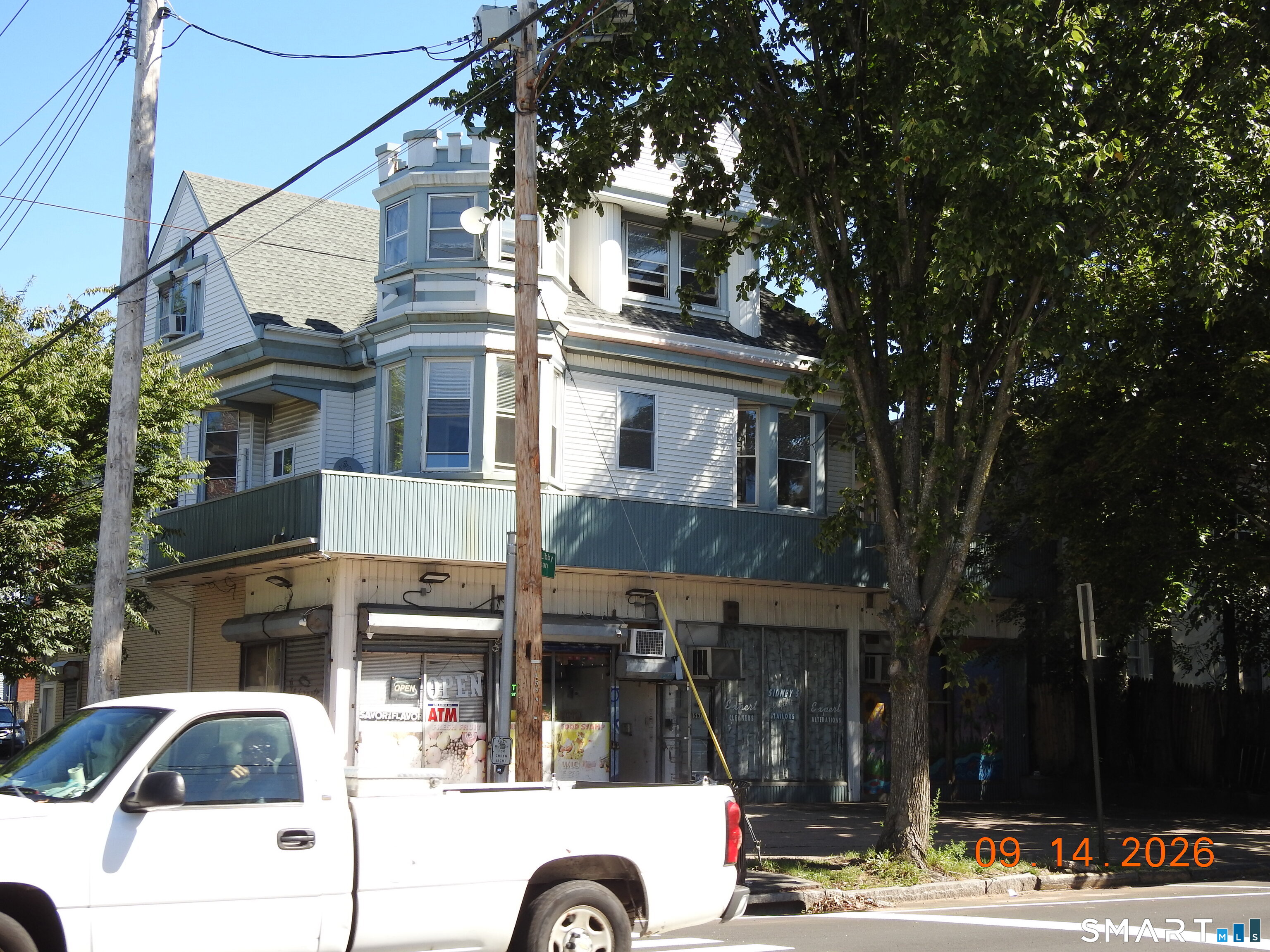 1565 Chapel Street photo 22
