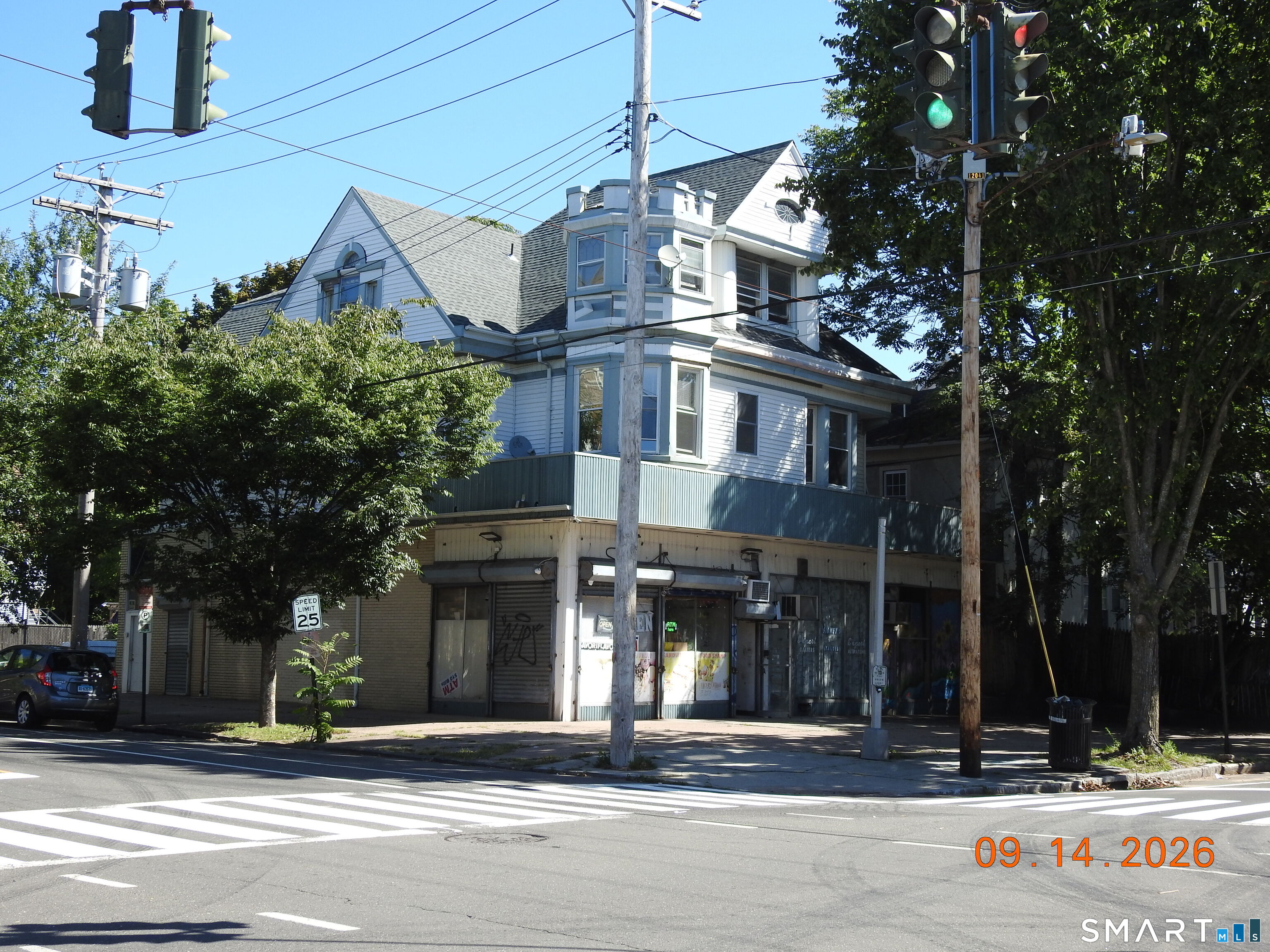 1565 Chapel Street photo 23