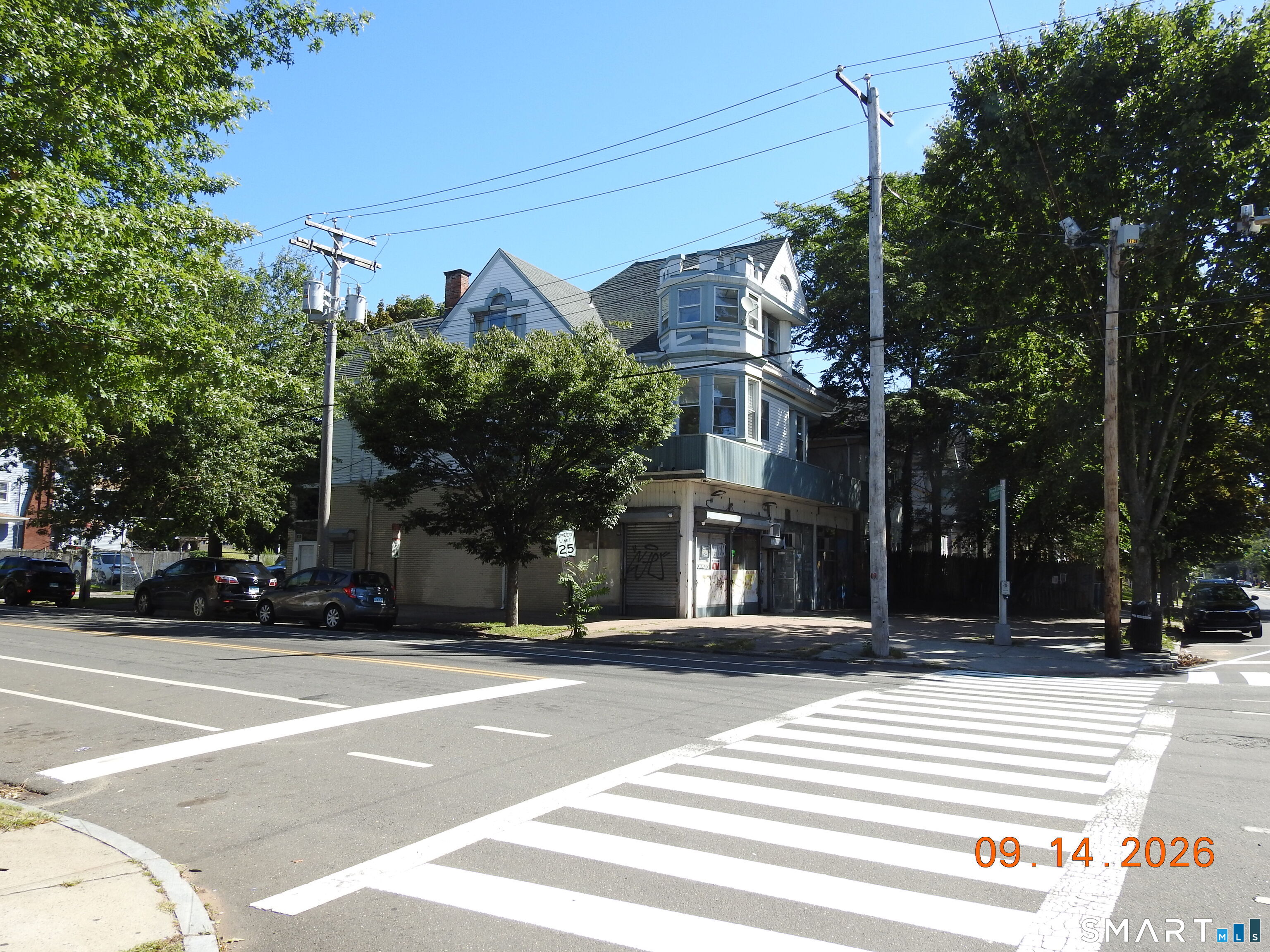 1565 Chapel Street photo 27