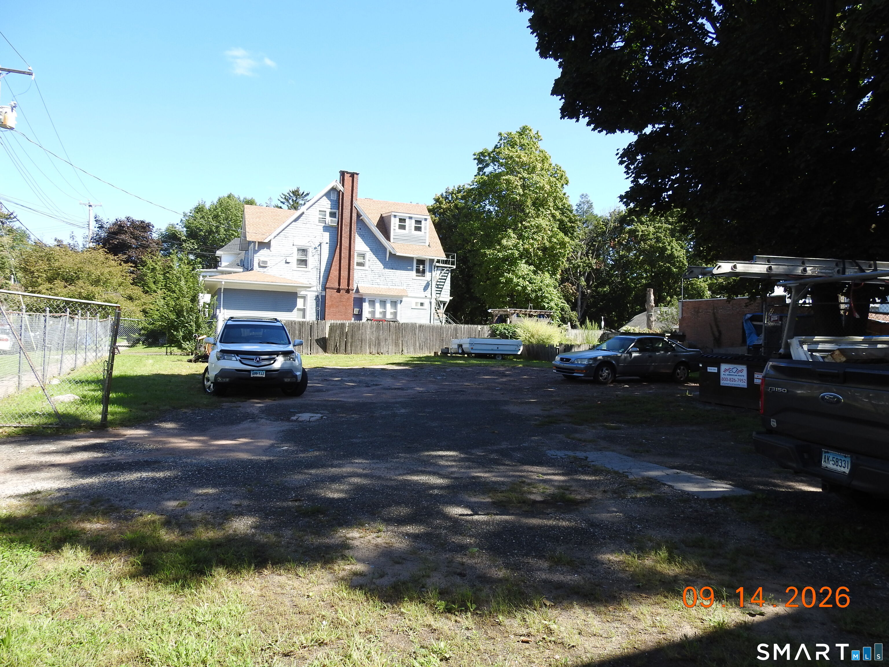 1565 Chapel Street photo 30