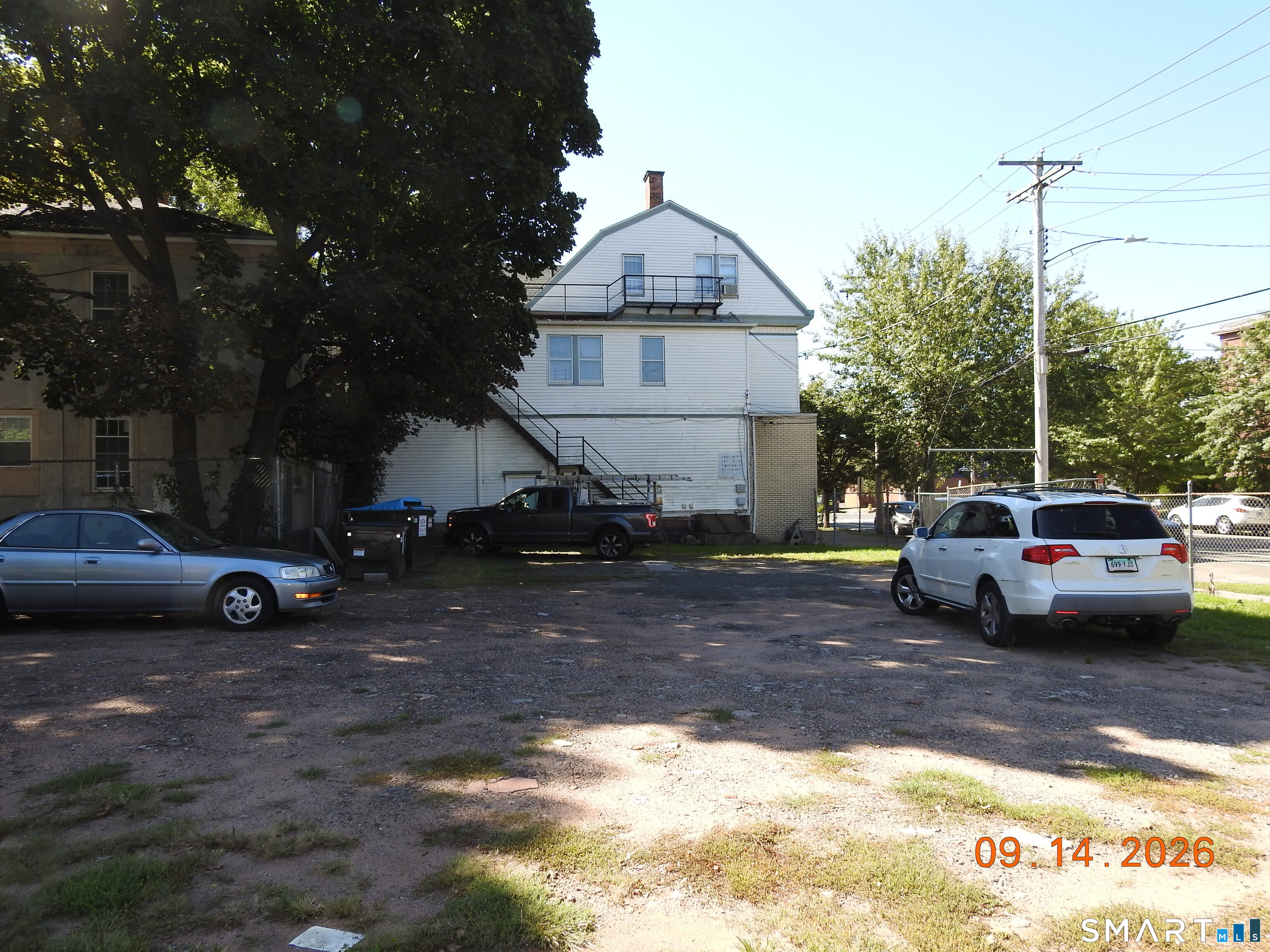 1565 Chapel Street photo 32
