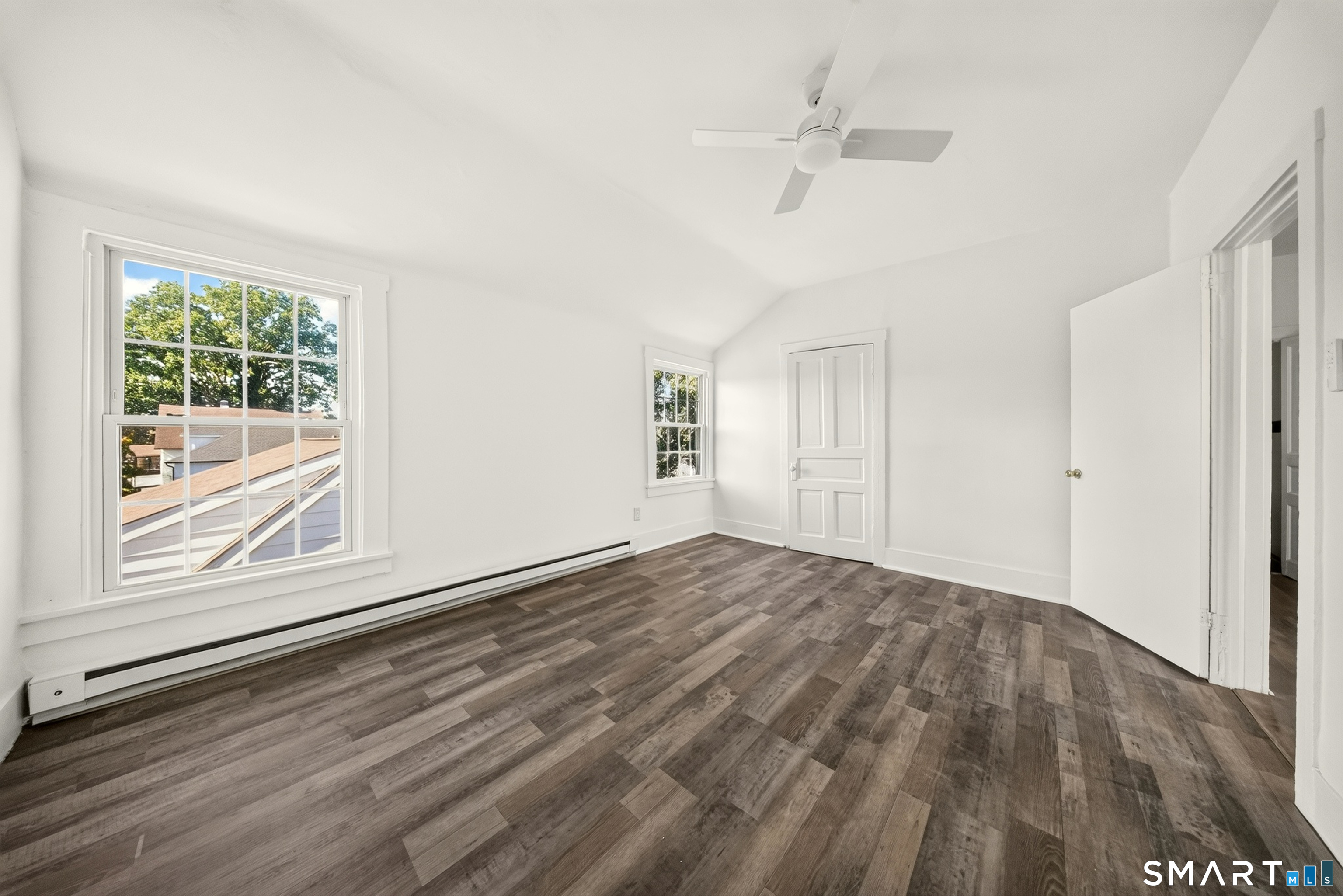 42-46 Hanford Avenue photo 12