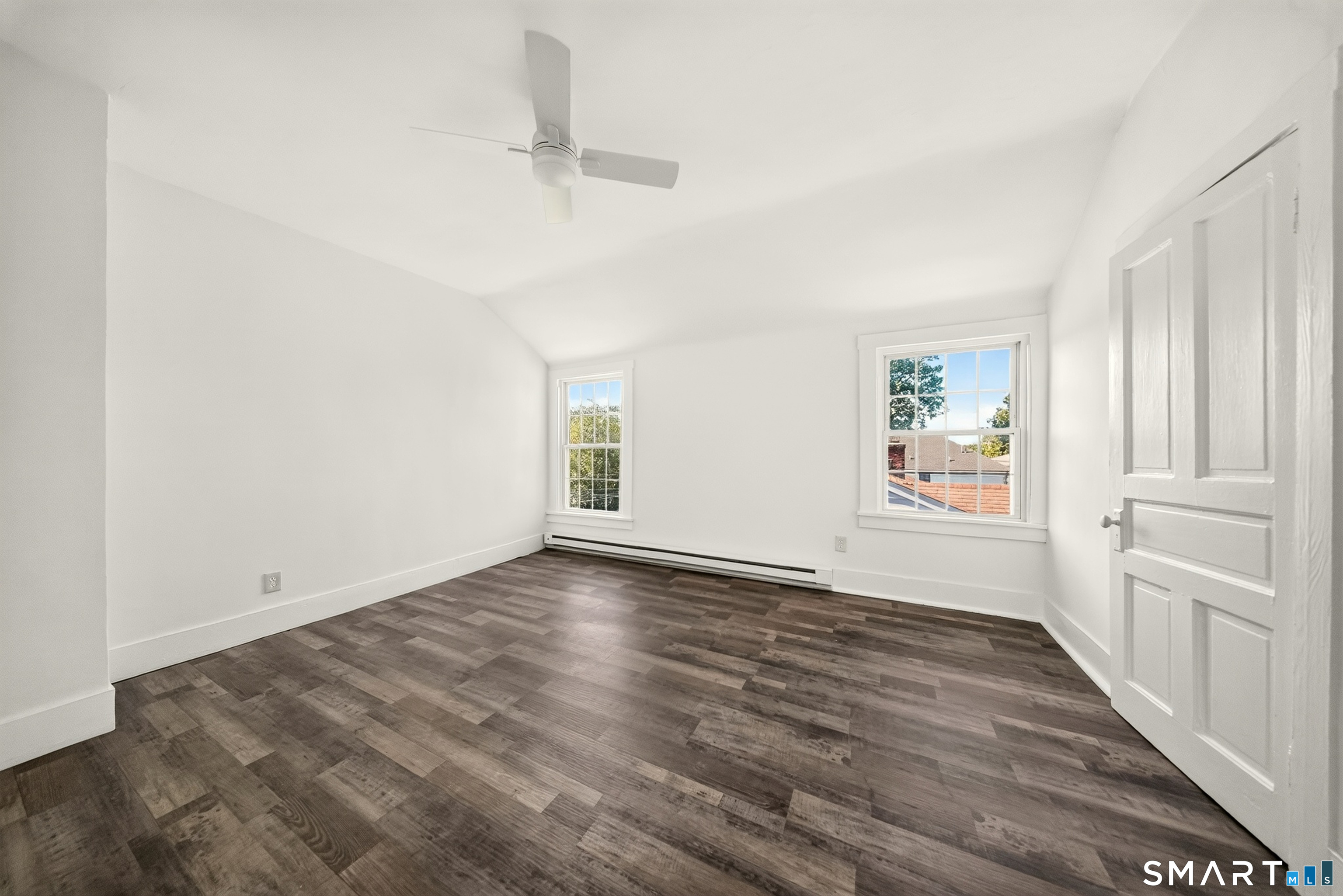 42-46 Hanford Avenue photo 13