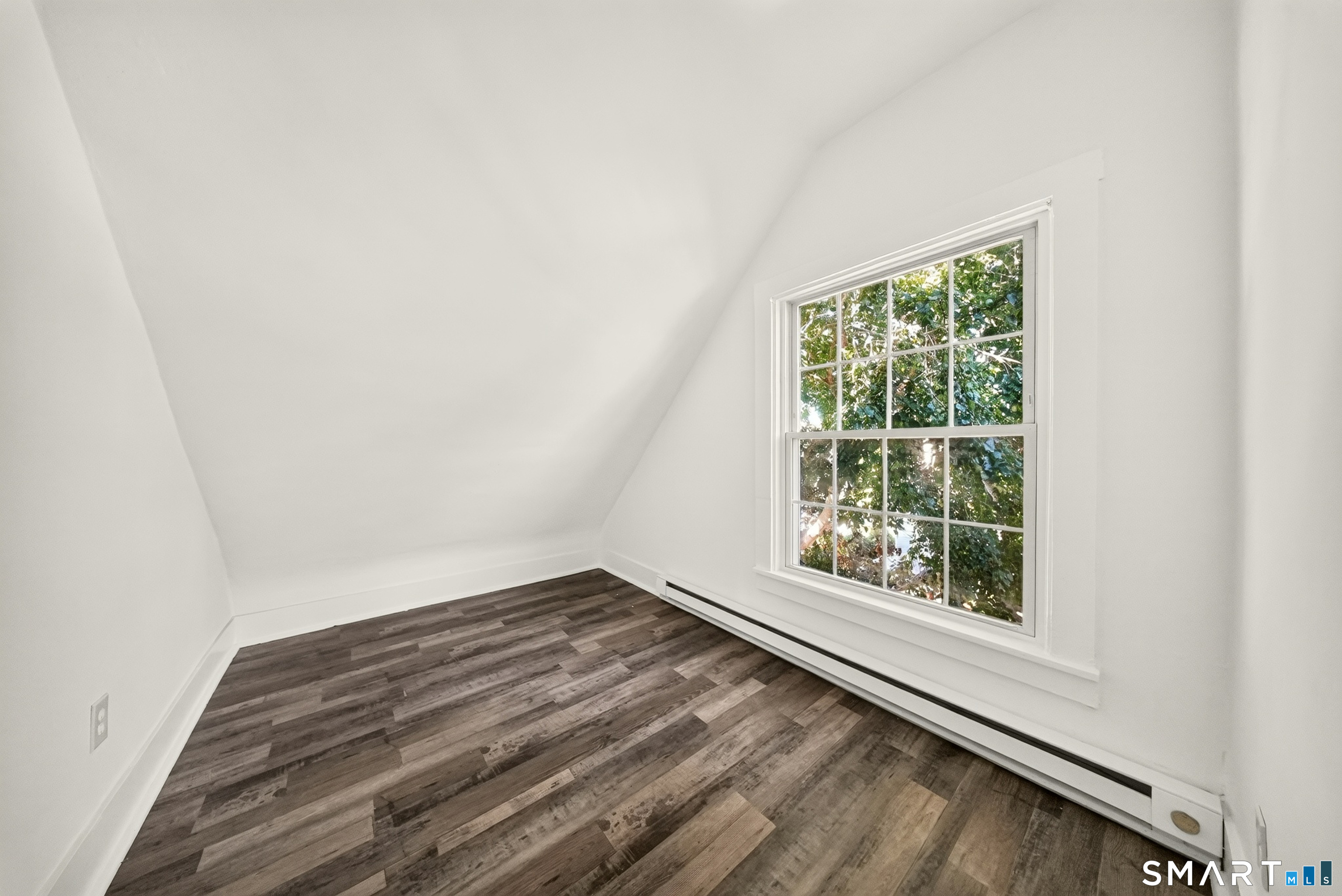 42-46 Hanford Avenue photo 14