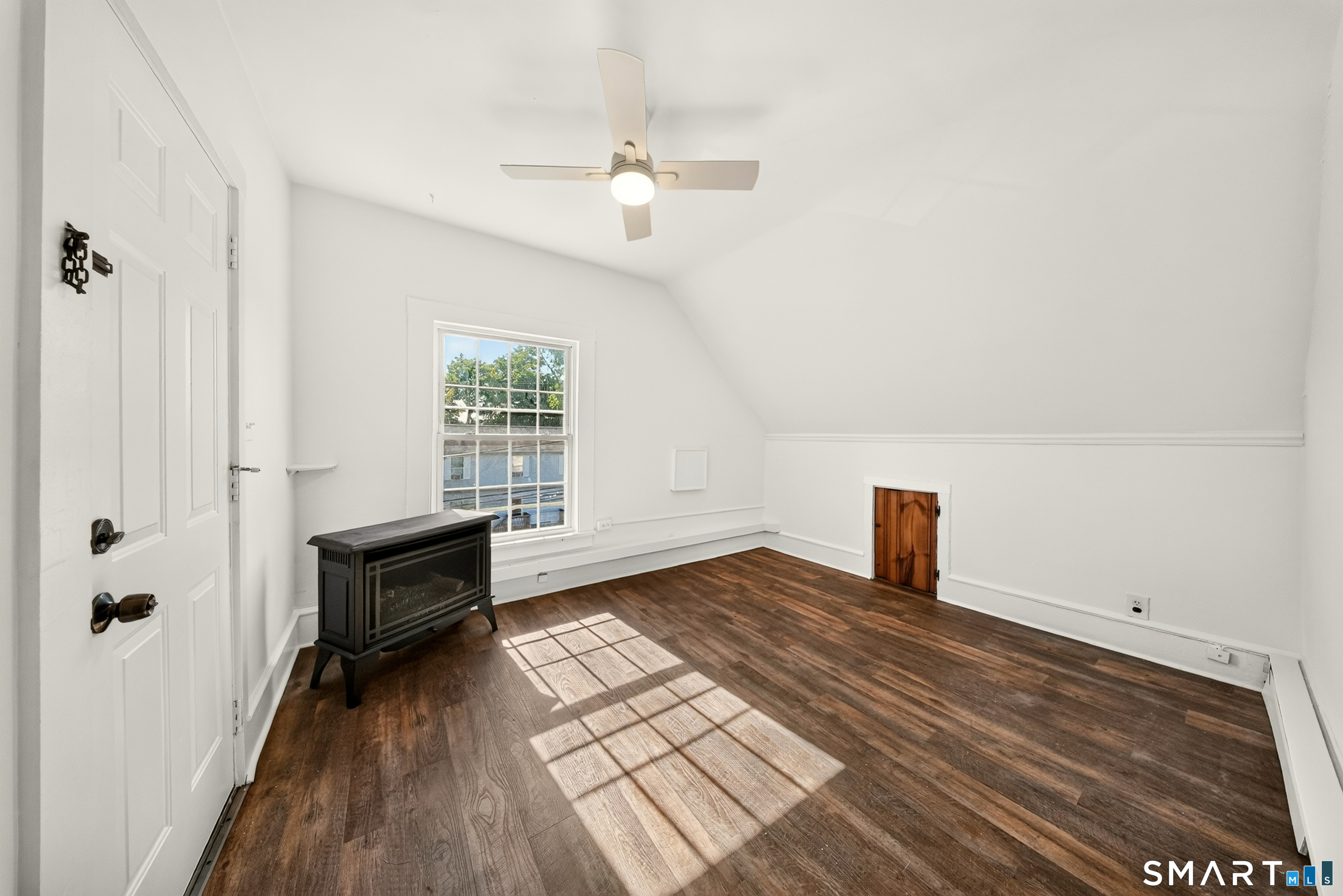 42-46 Hanford Avenue photo 6