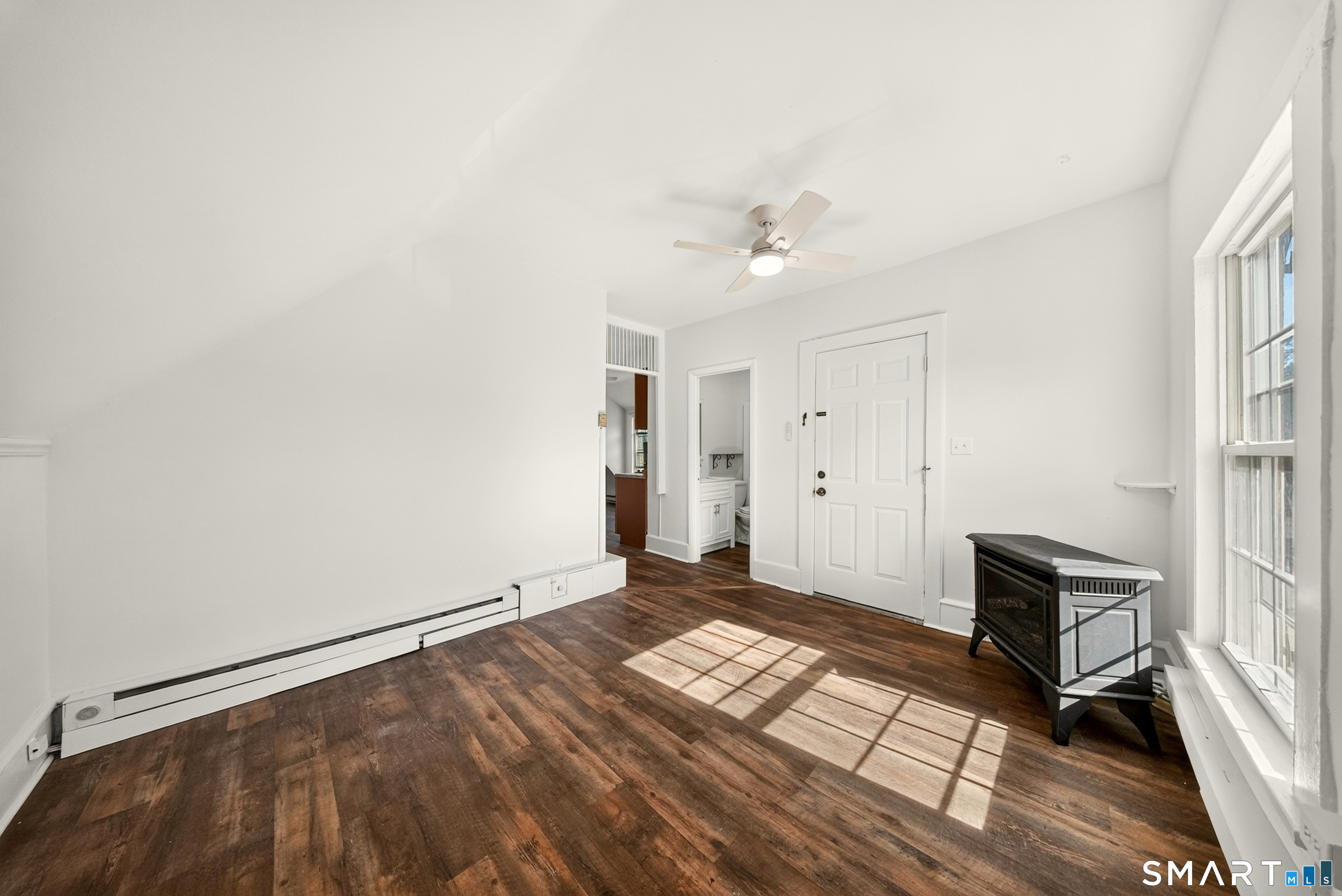 42-46 Hanford Avenue photo 8