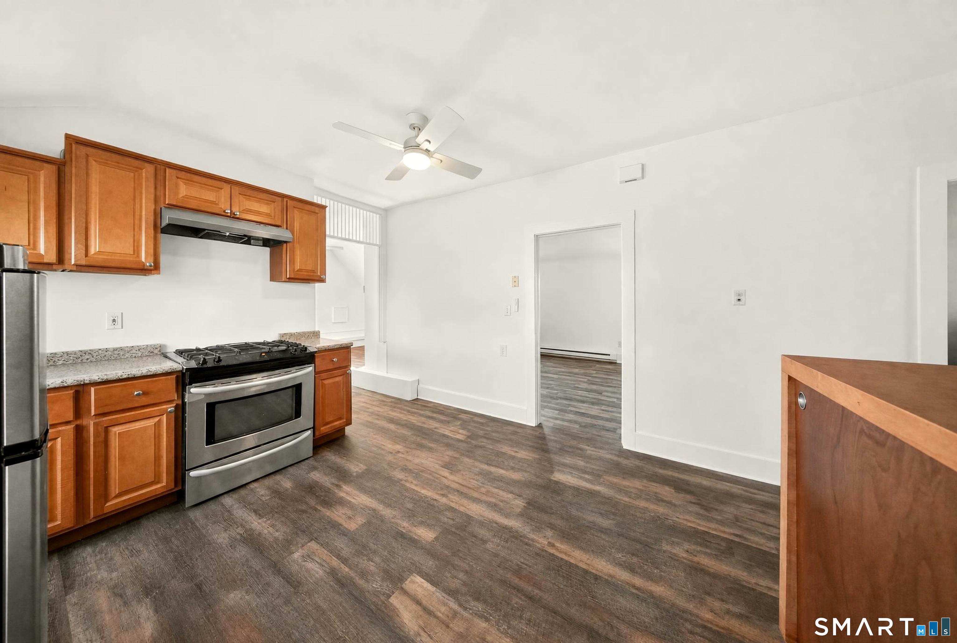42-46 Hanford Avenue photo 5