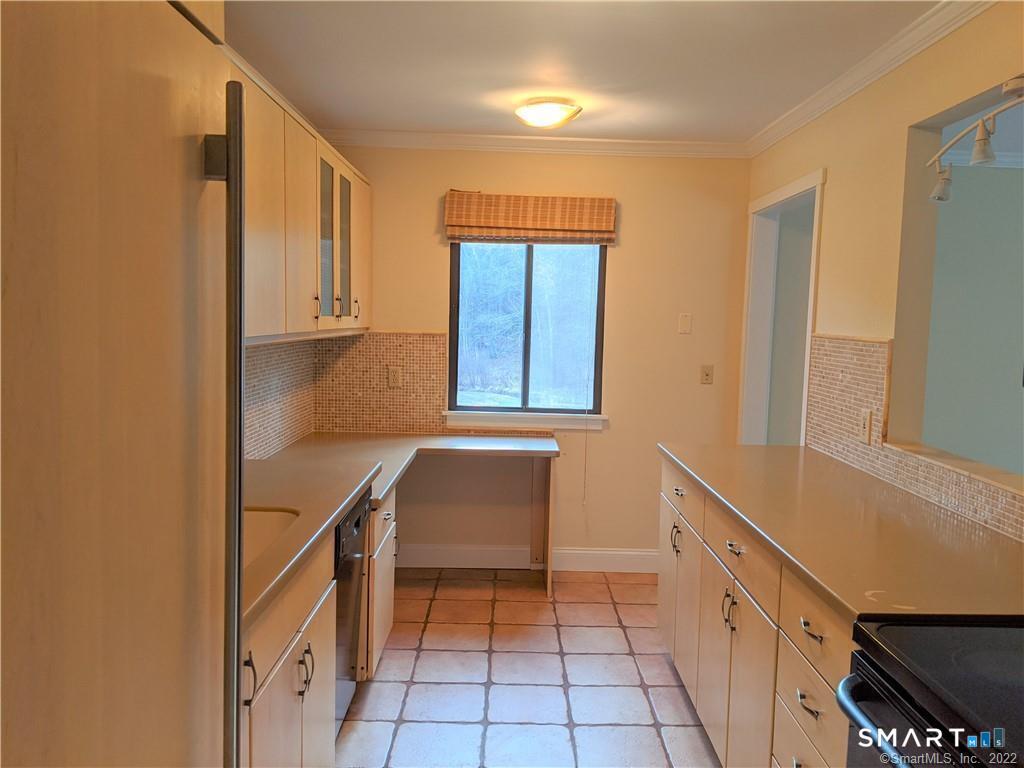 593 Heritage Village Unit #E photo 3