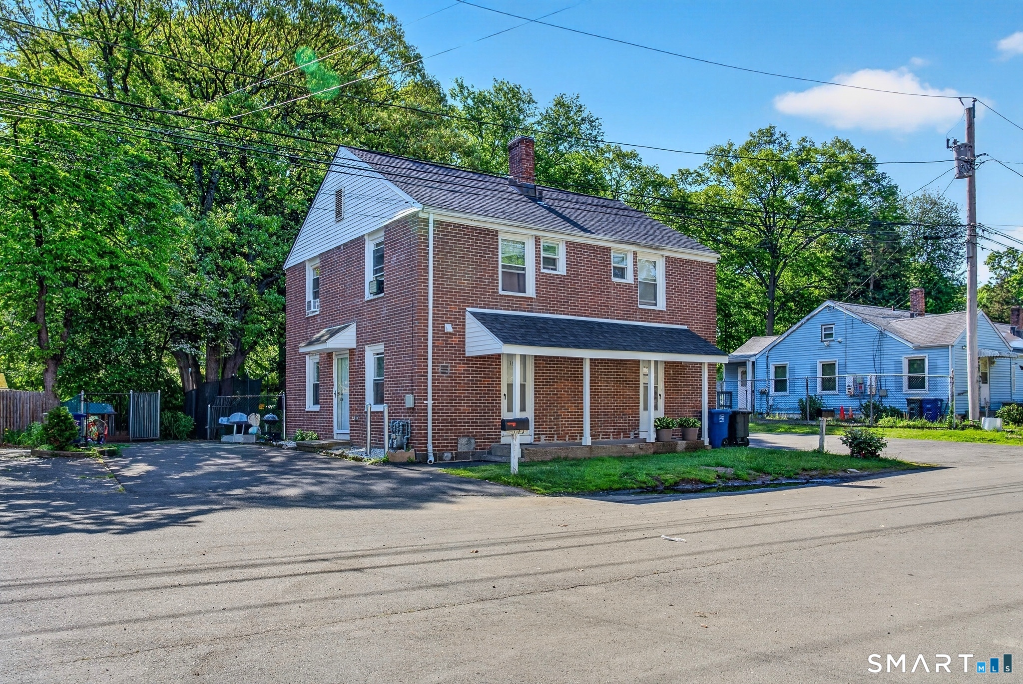 180 Dupont Place photo 14