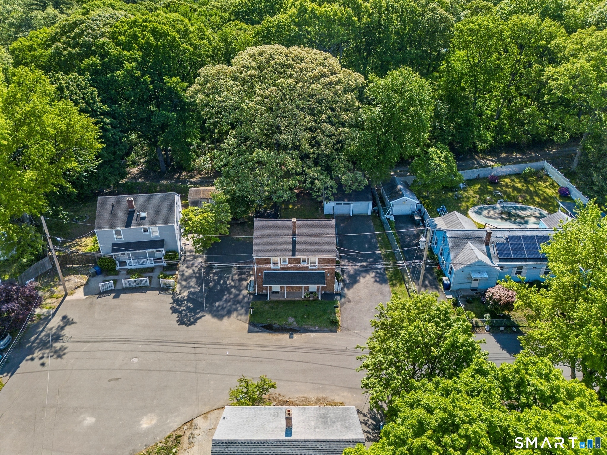 180 Dupont Place photo 15