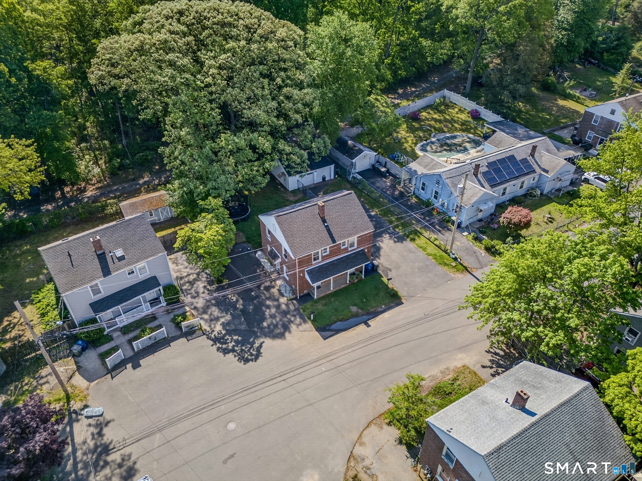 180 Dupont Place photo 16