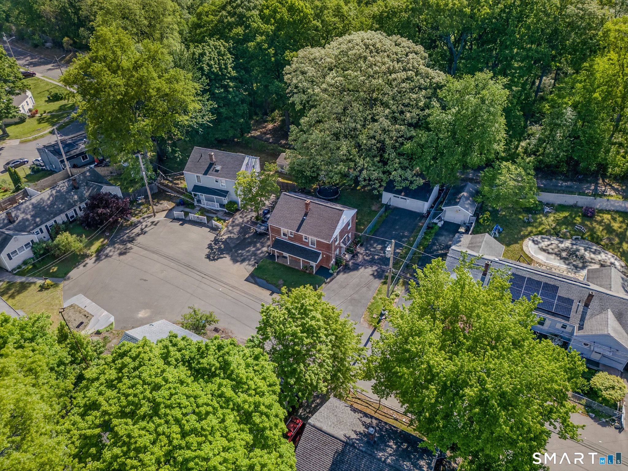 180 Dupont Place photo 17