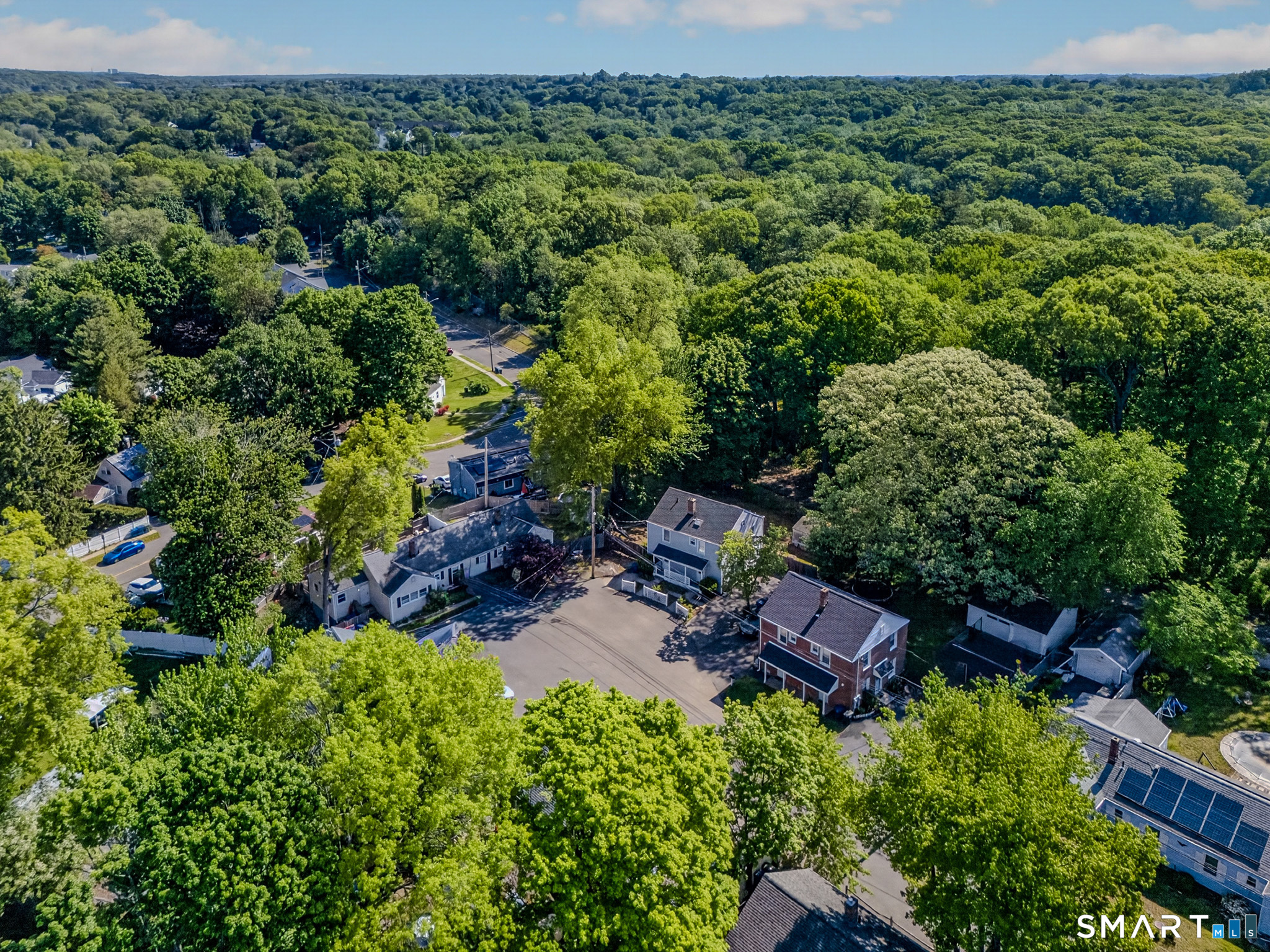 180 Dupont Place photo 18