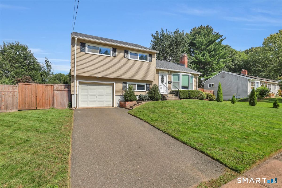 Photo 3 of Single family home for sale at 221 Monroe St, East Hartford, CT 06118 | MLS# 24209608 | Listing updated on 2026-10-07