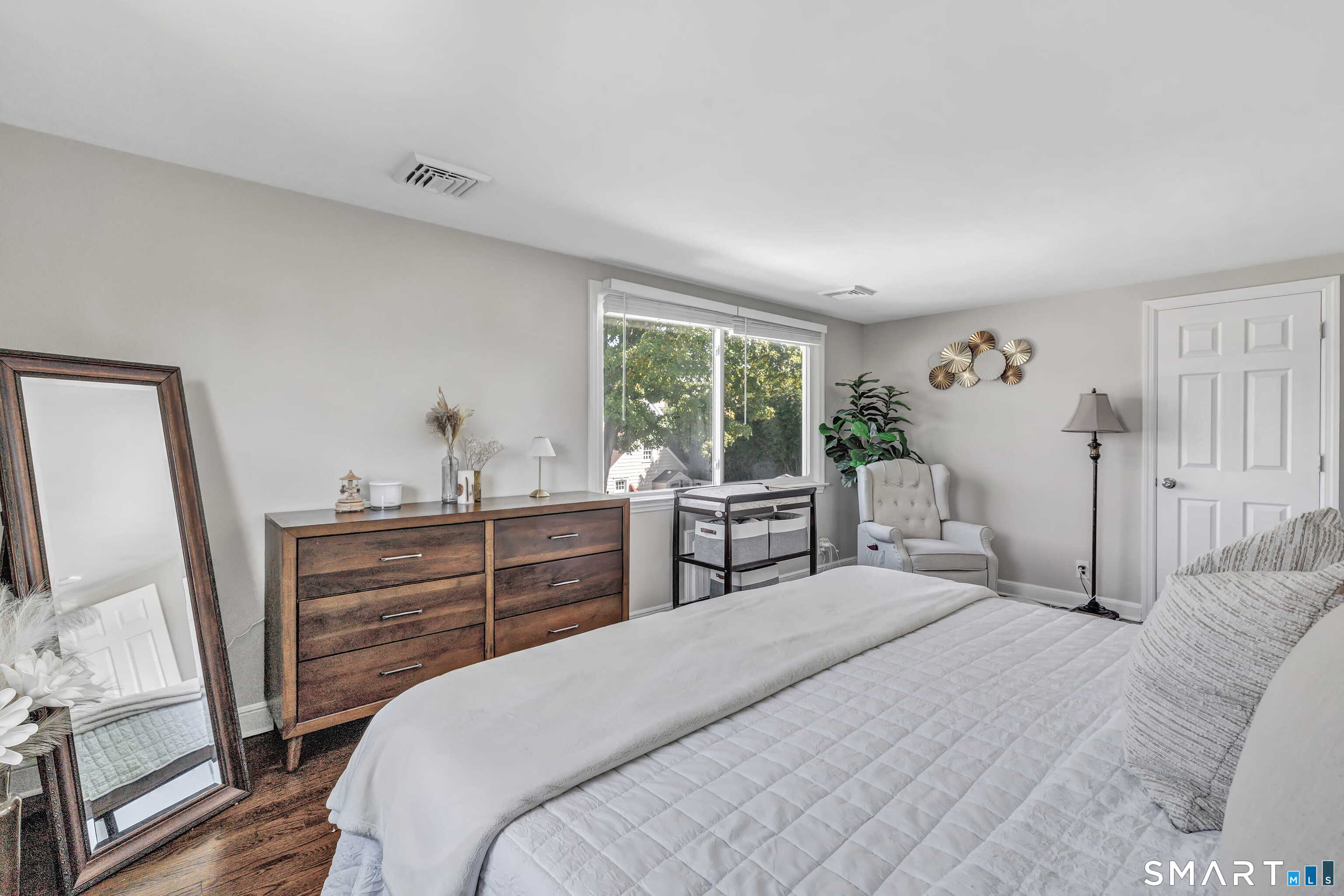 175 Eaton Street photo 24