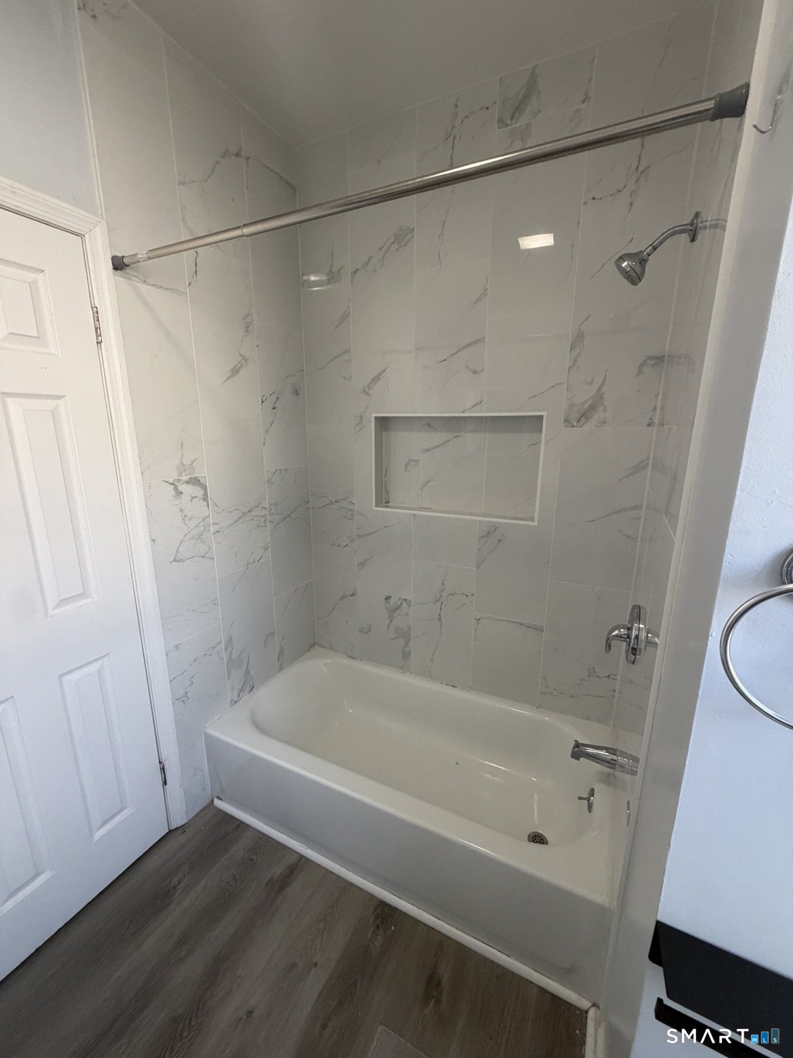 227 Newfield Avenue photo 6