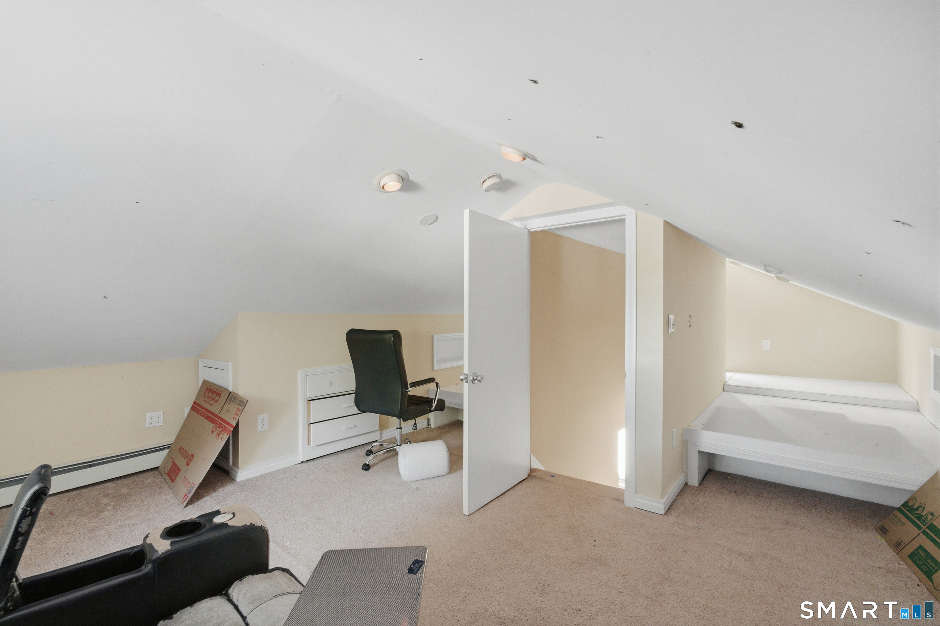 70 Leslie Court photo 13