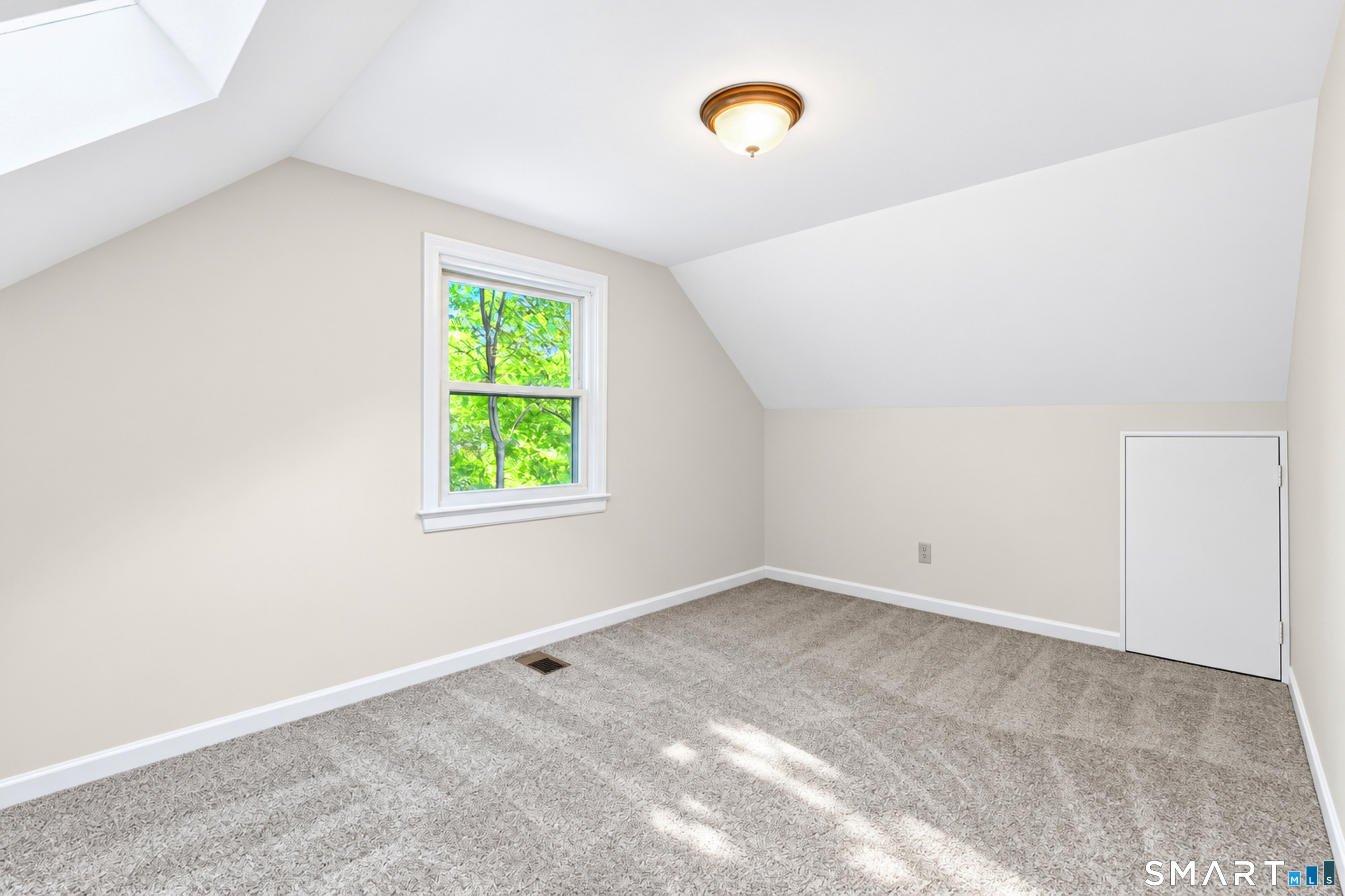 21 Monroe Street photo 18