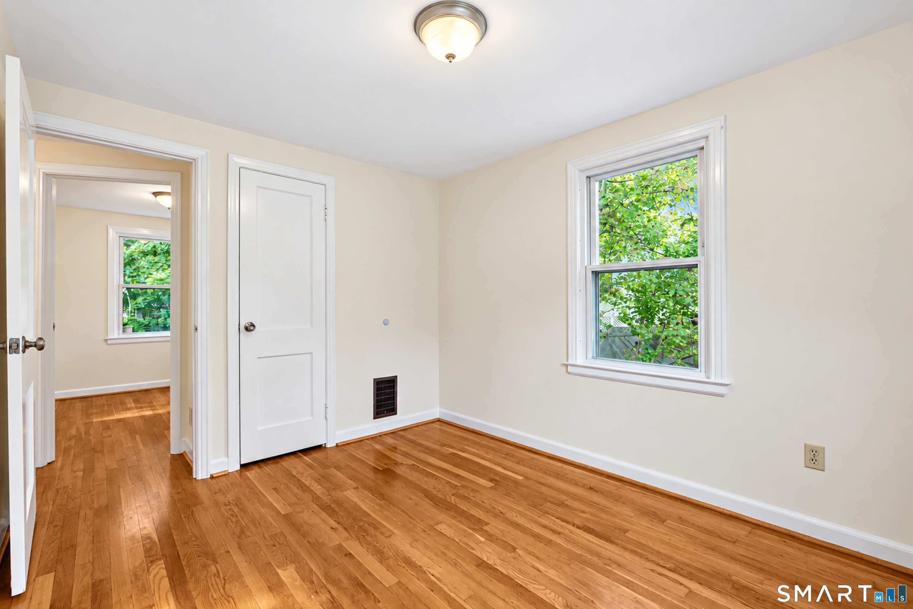 21 Monroe Street photo 14
