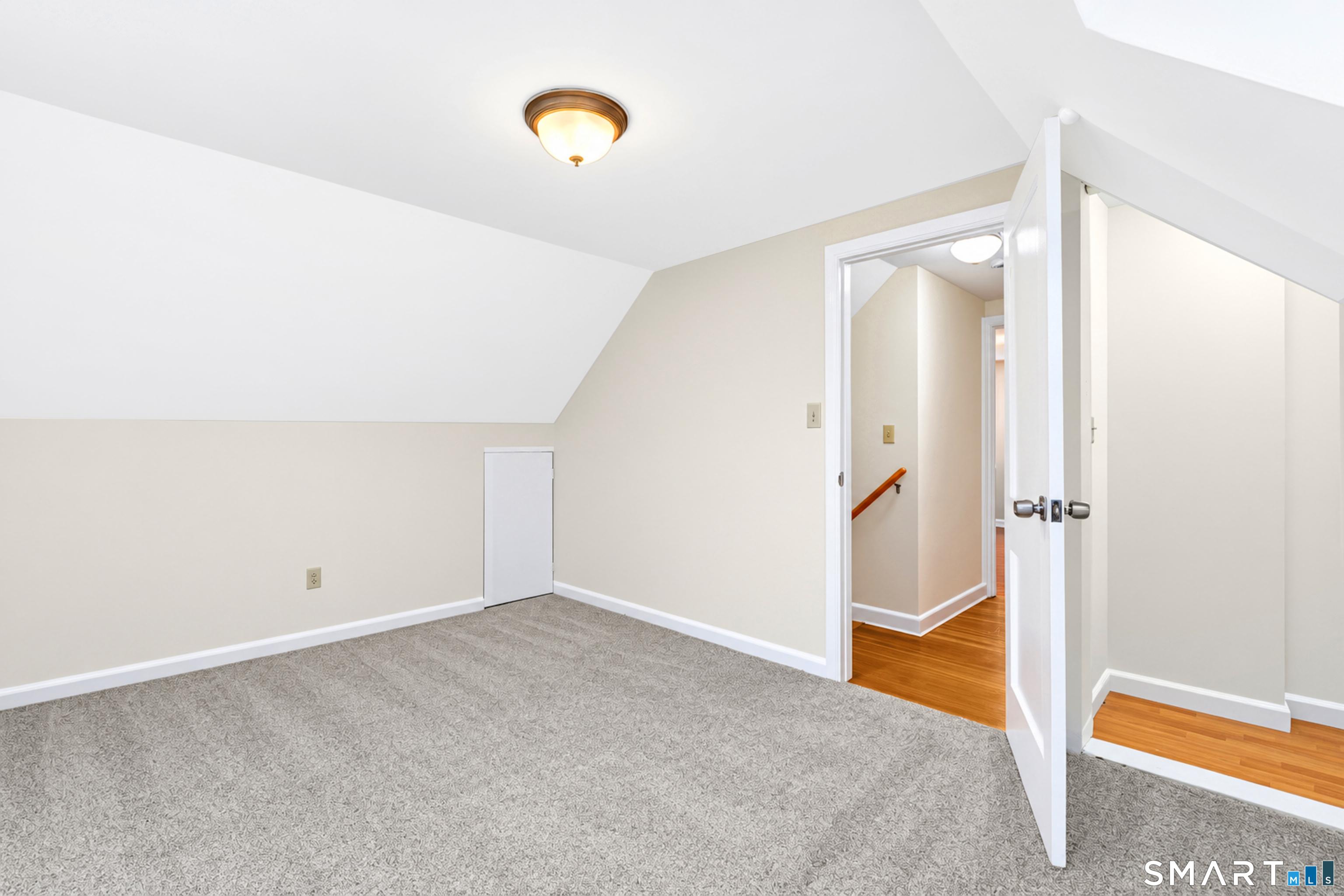 21 Monroe Street photo 19