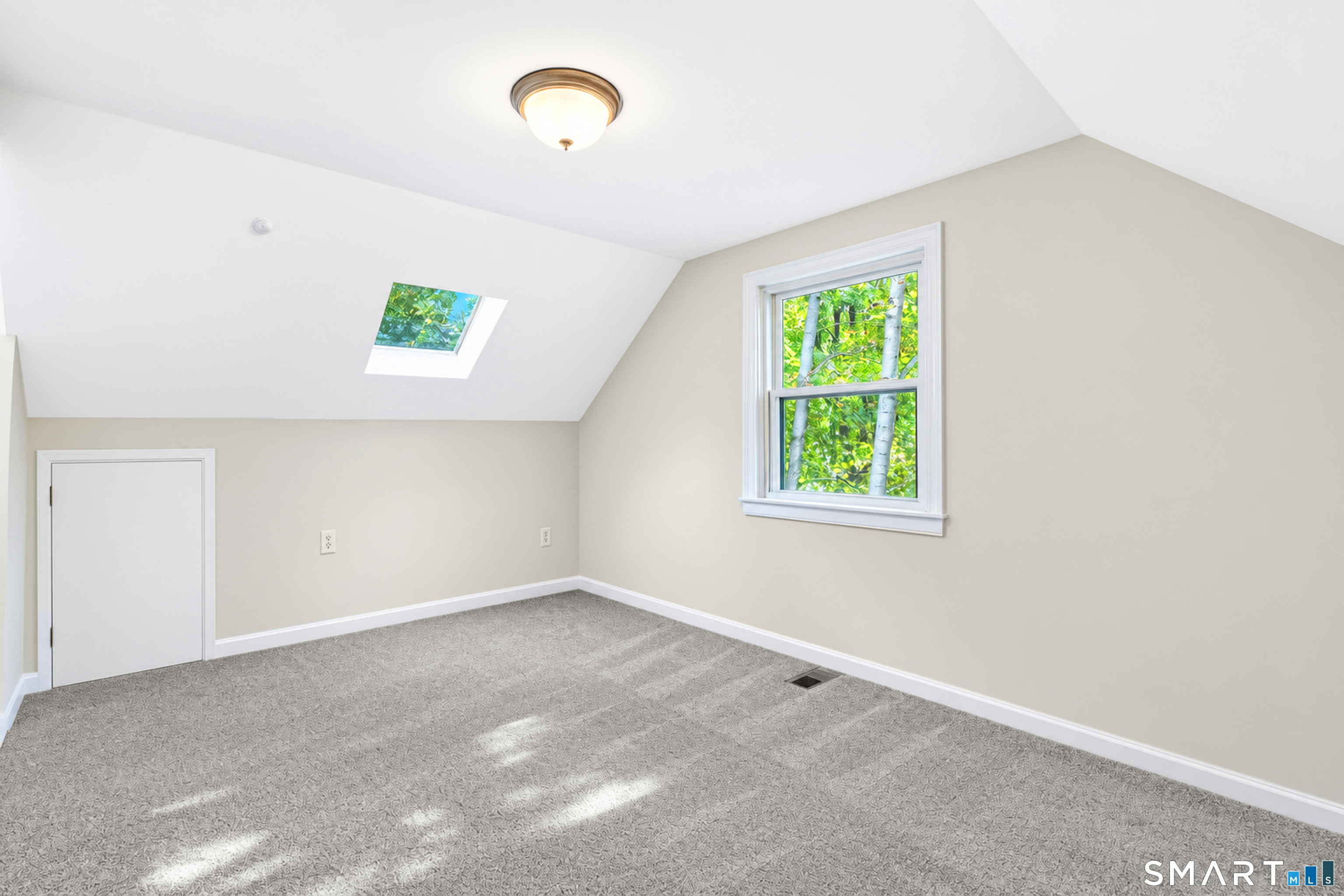 21 Monroe Street photo 17