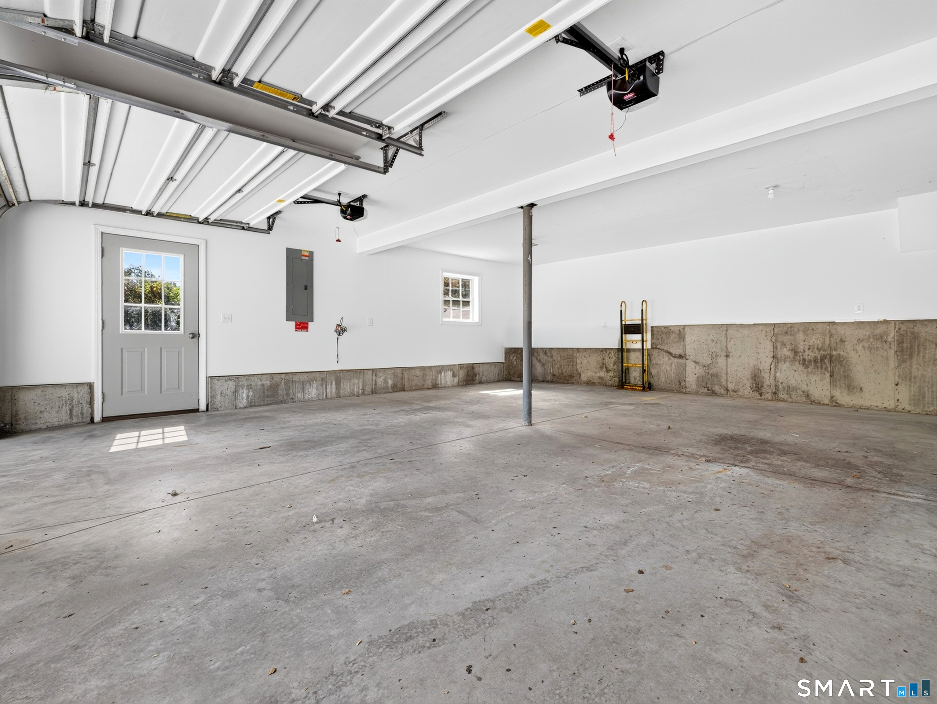 846-A Vauxhall St Extension, Waterford, CT 06385