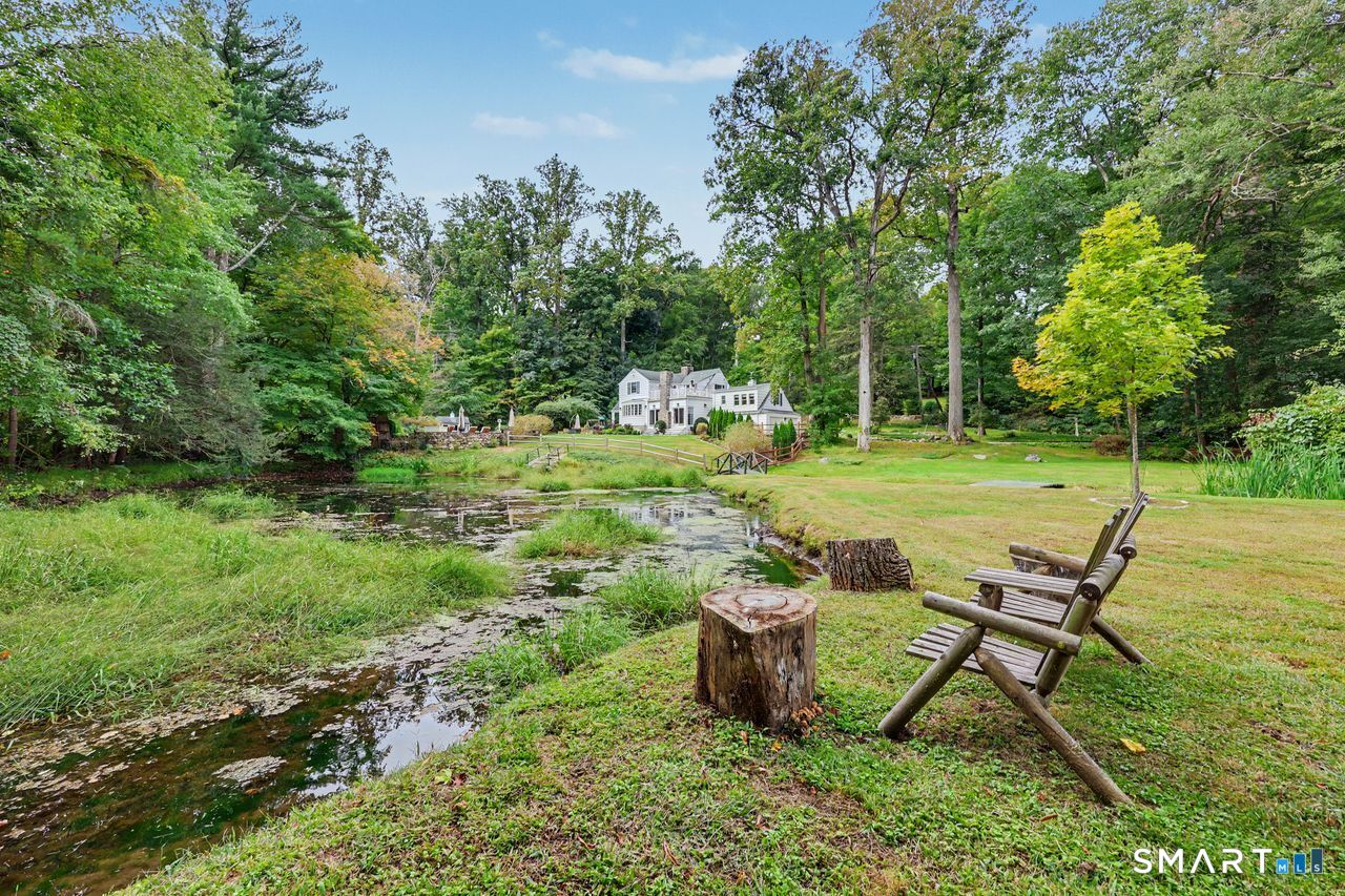 211 Laurel Road photo 6