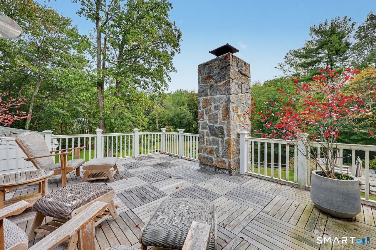 211 Laurel Road photo 19