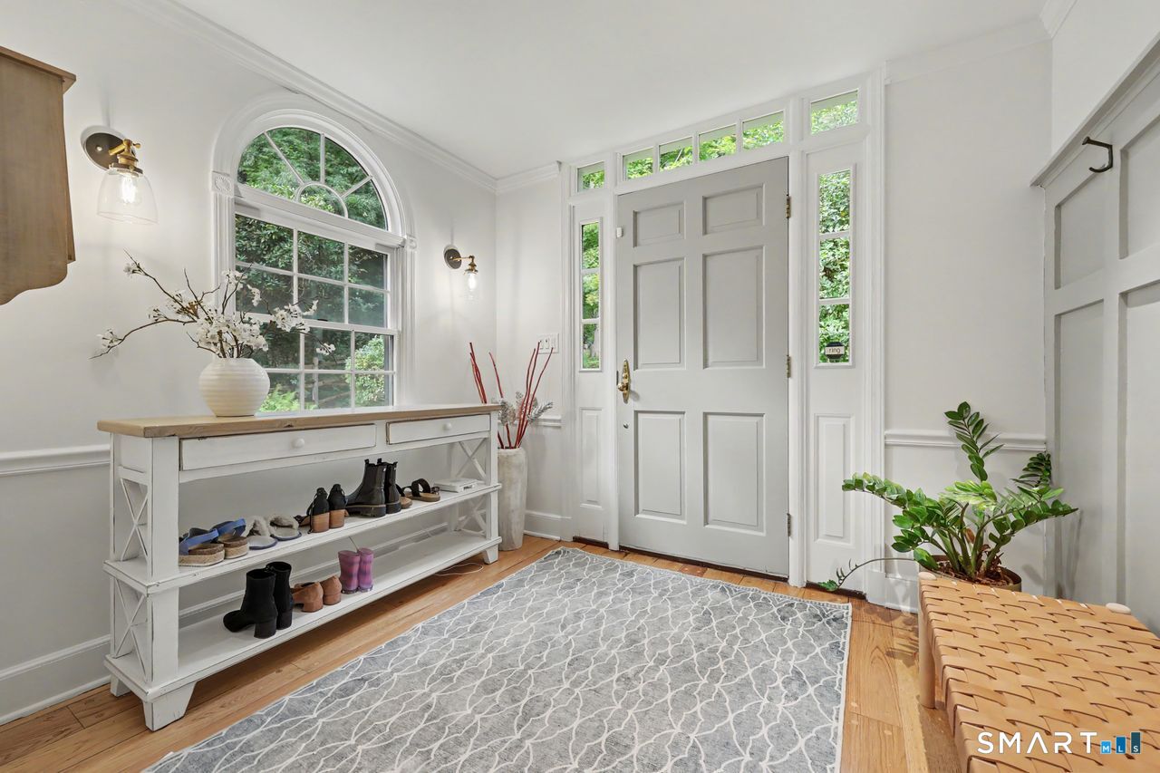211 Laurel Road photo 18
