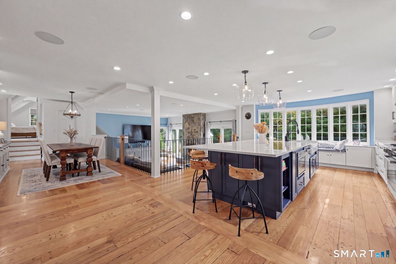 211 Laurel Road photo 13