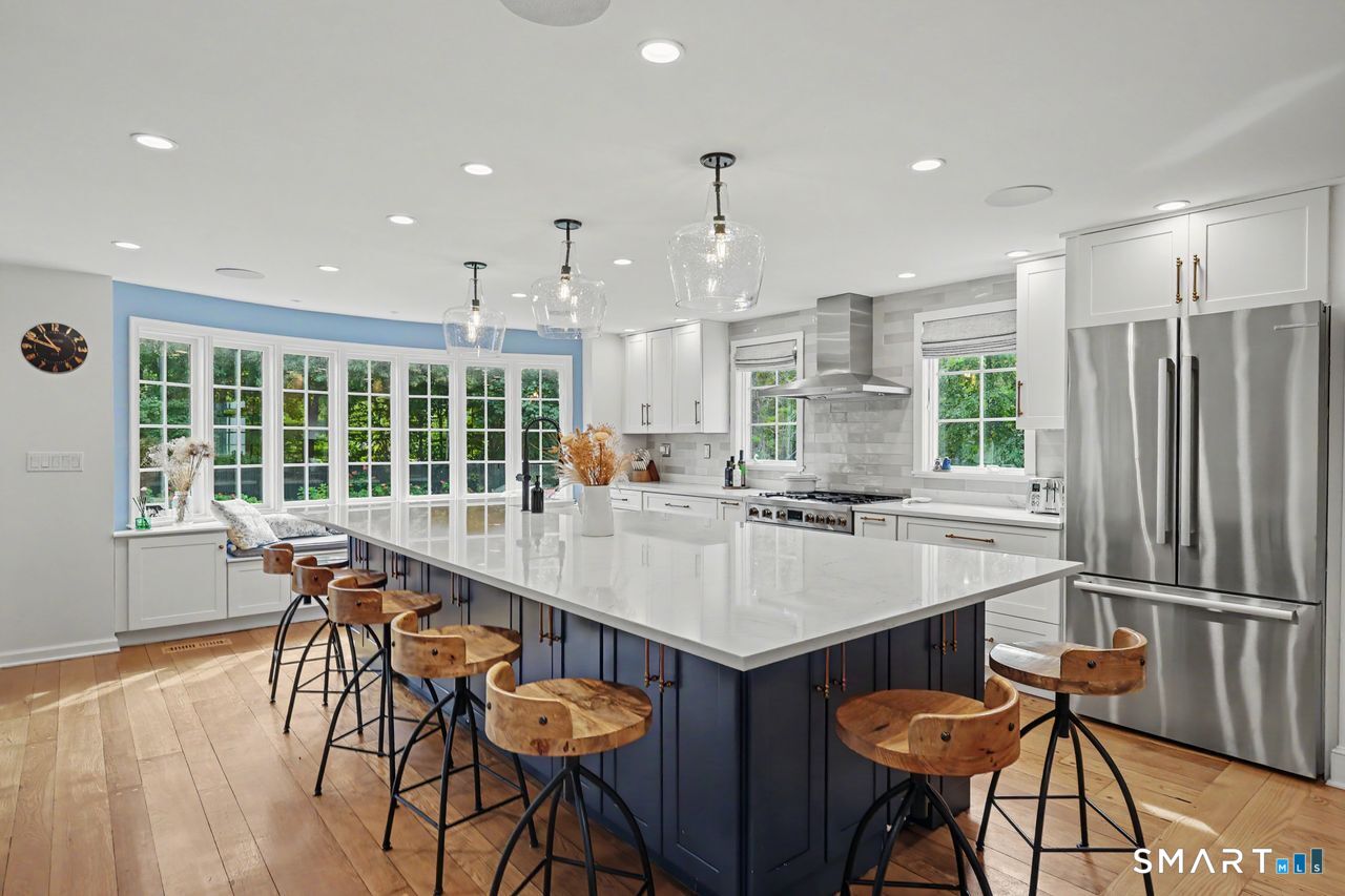 211 Laurel Road photo 15