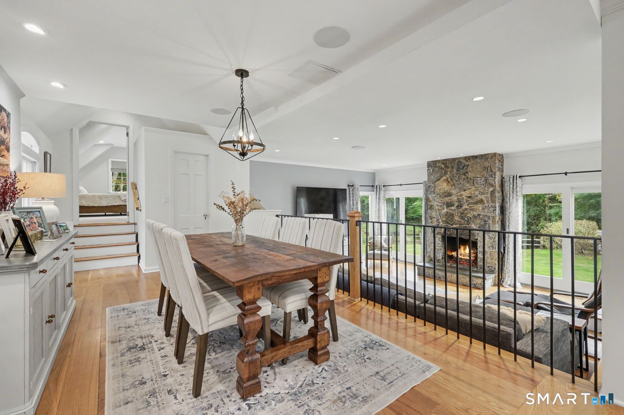 211 Laurel Road photo 11