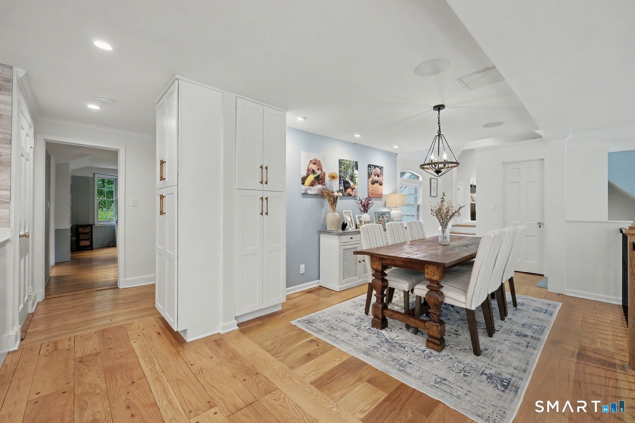 211 Laurel Road photo 36